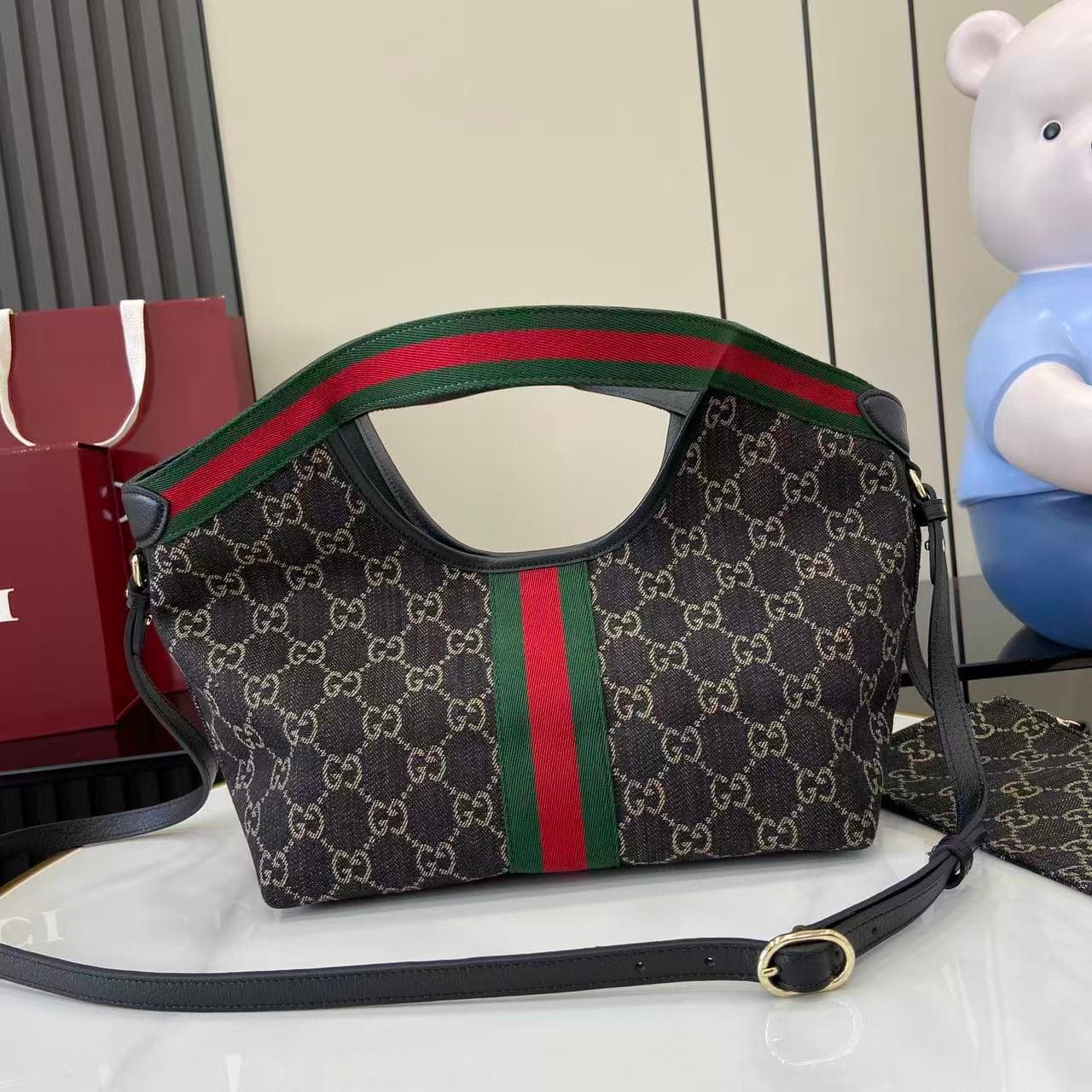 Gucci Black Small Tote Bag 860845
