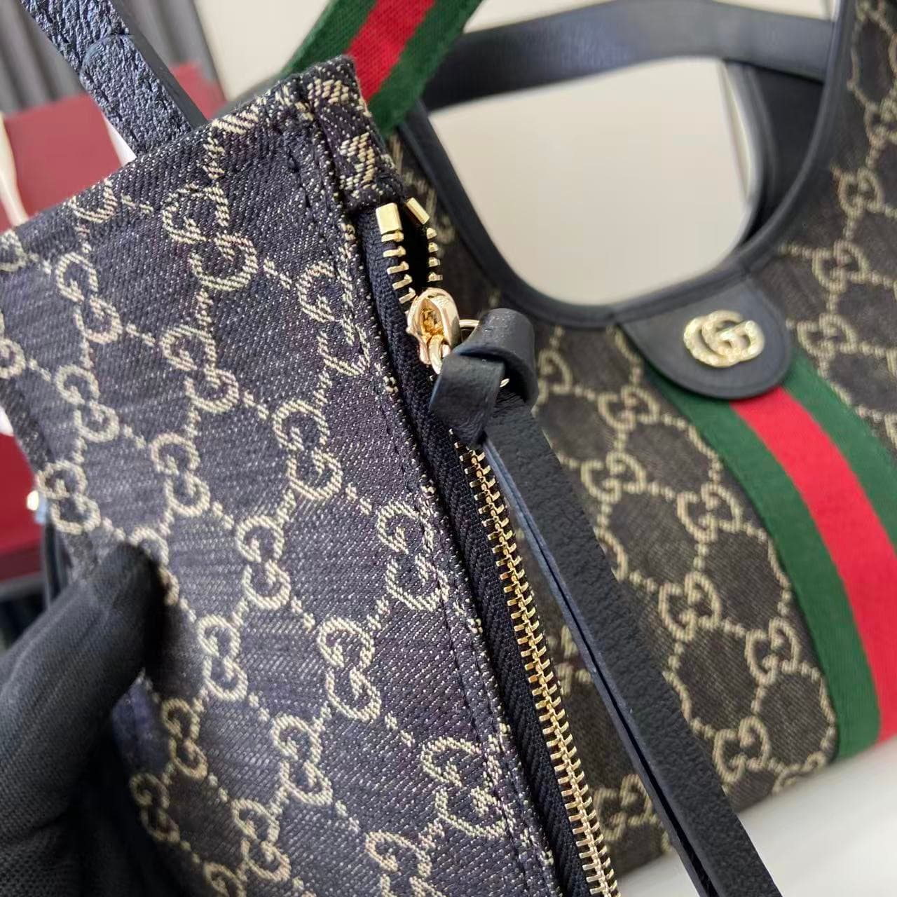 Gucci Black Small Tote Bag 860845