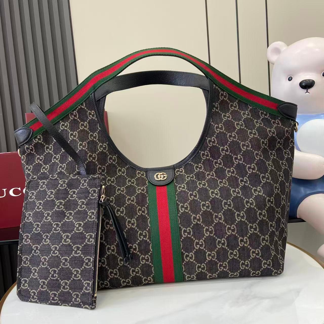 Gucci Black Pouch 853971