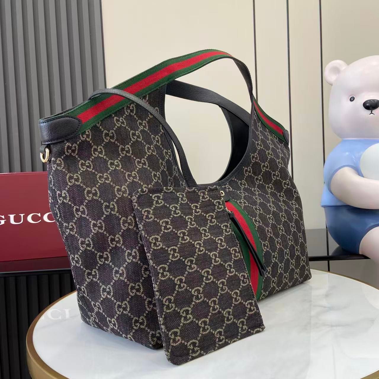 Gucci Black Pouch 853971