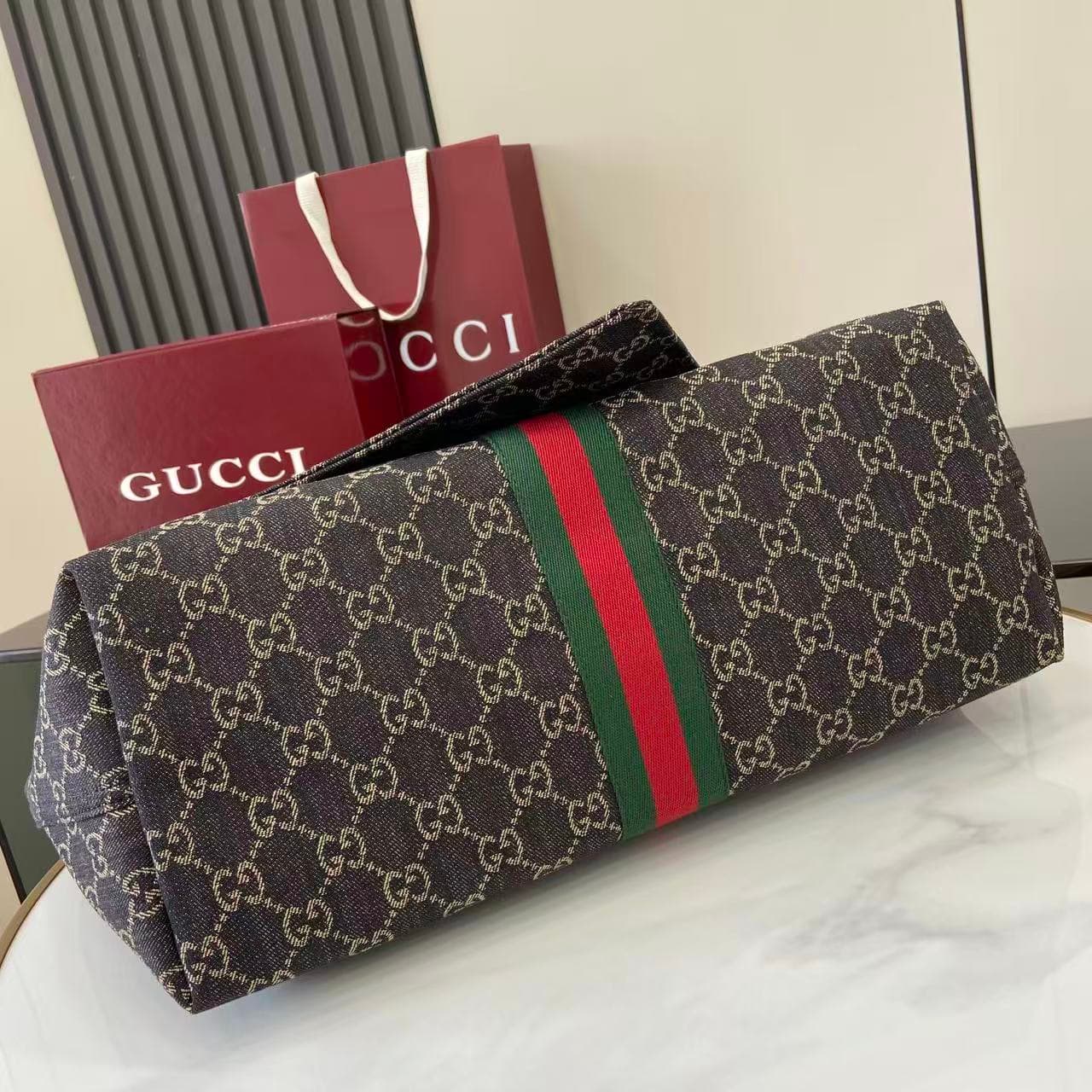 Gucci Black Pouch 853971