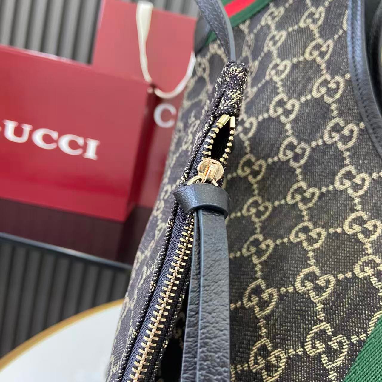 Gucci Black Pouch 853971