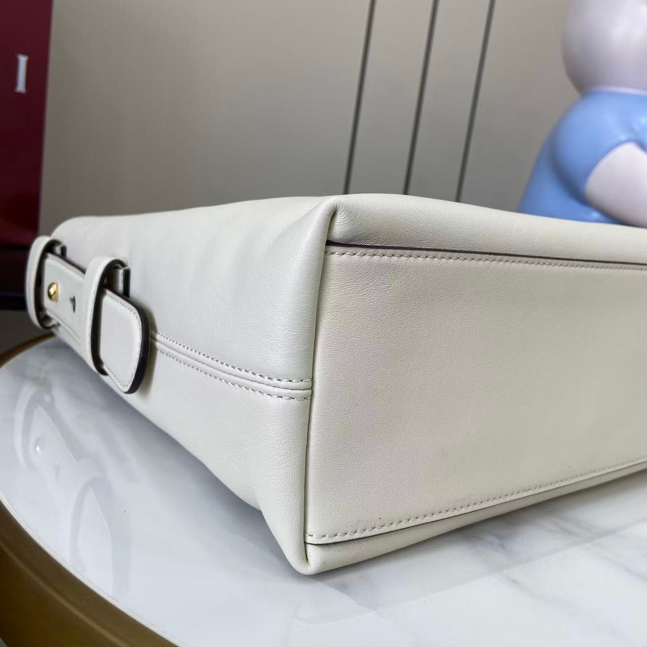 Gucci White Bag 850926