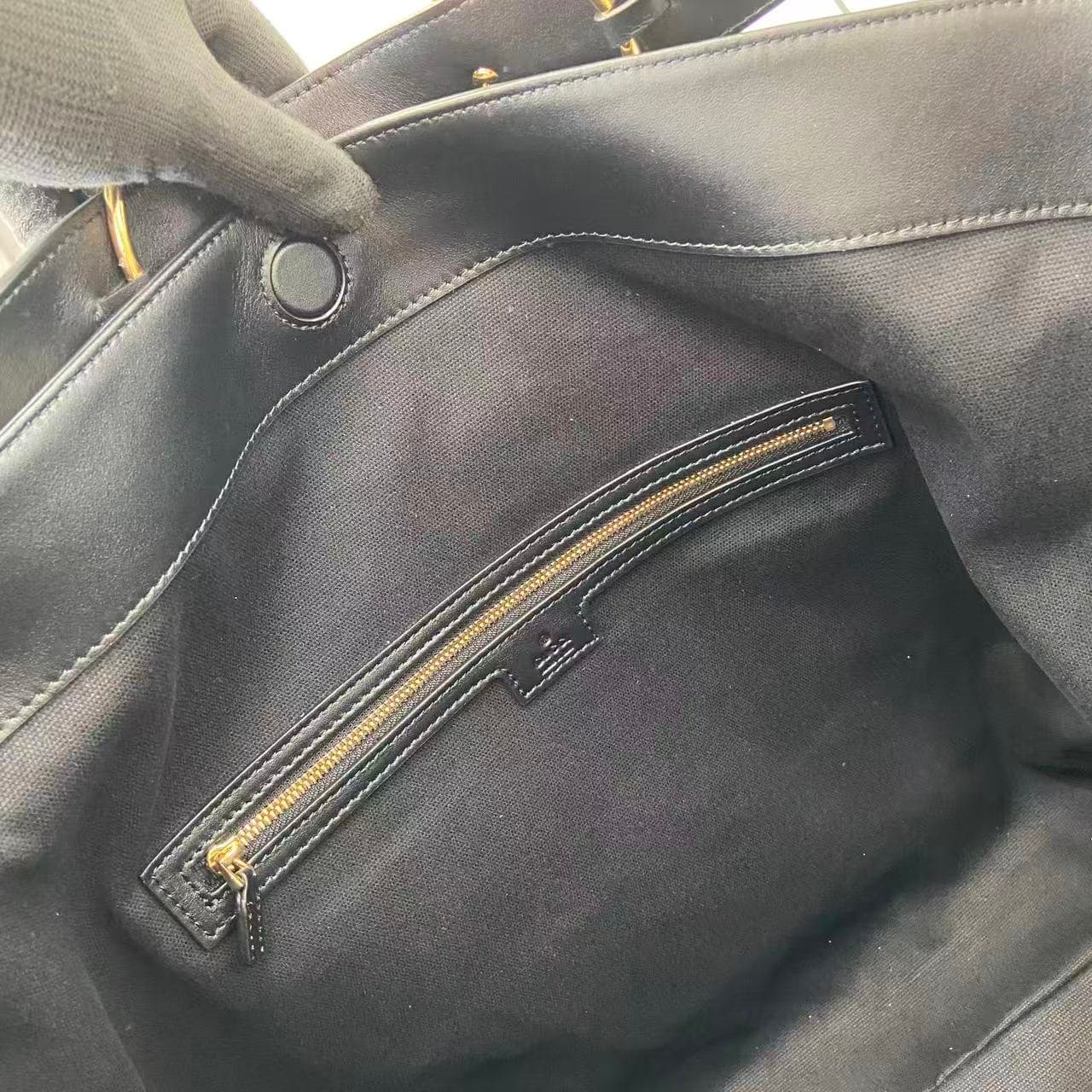 Gucci Black Bag 850546