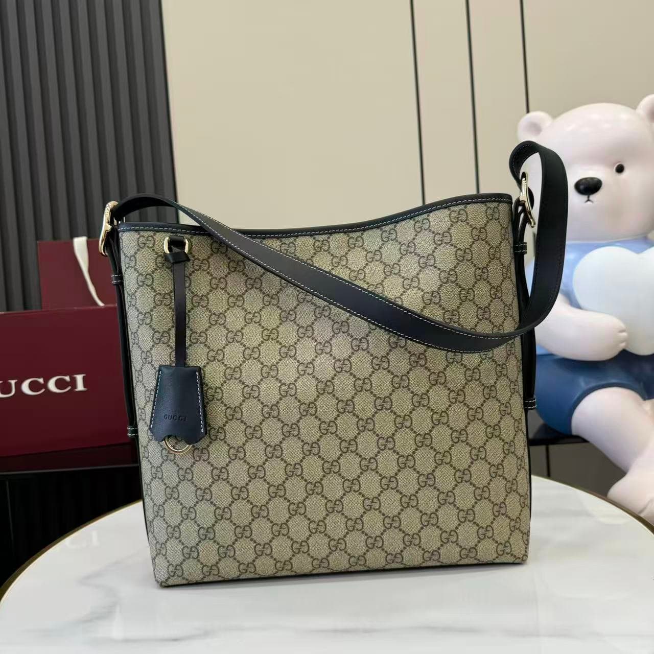 Gucci Black Bucket Bag 847452