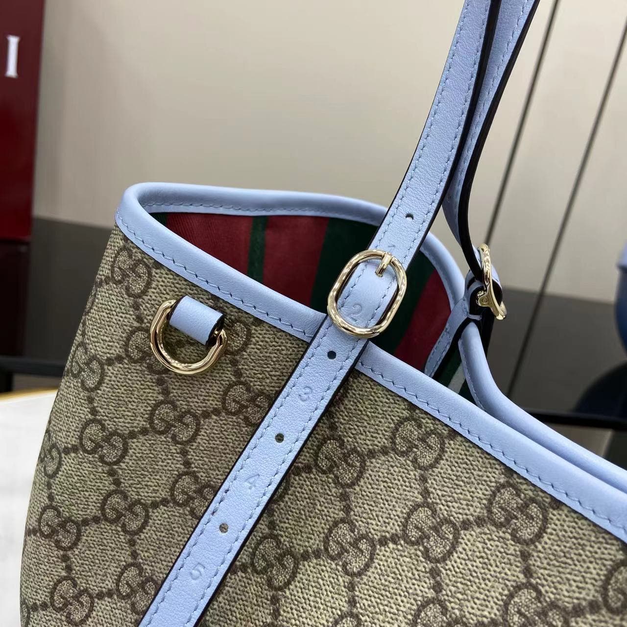 Gucci Small Tote Bag 815214