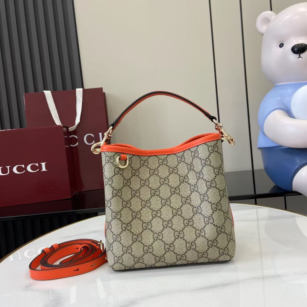 Gucci Bucket Bag 815118