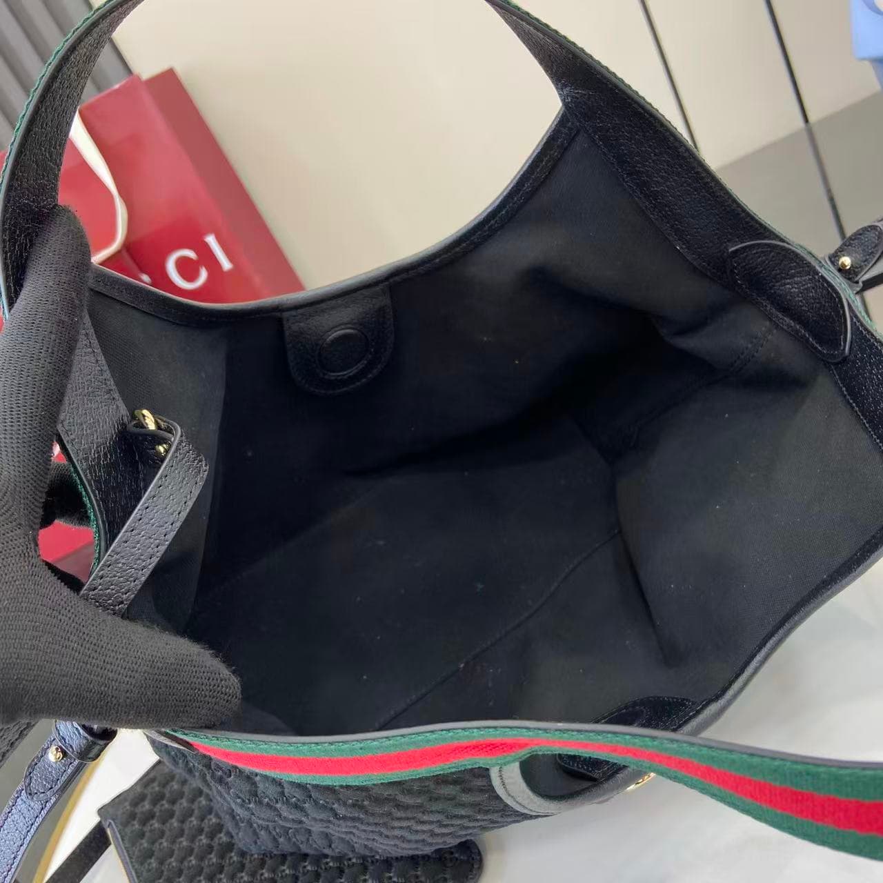 Gucci Black Small Tote Bag 860845