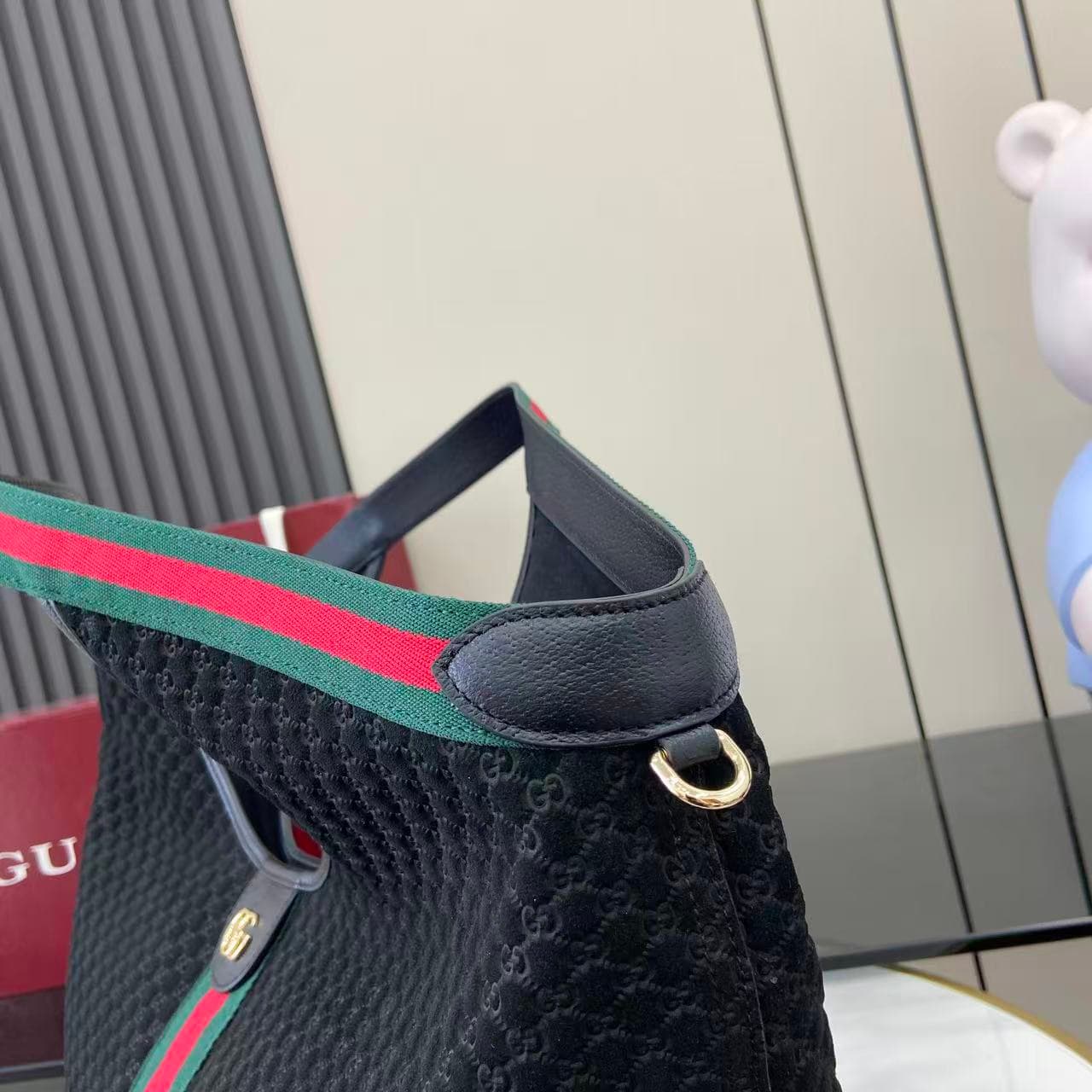 Gucci Black Pouch 853971