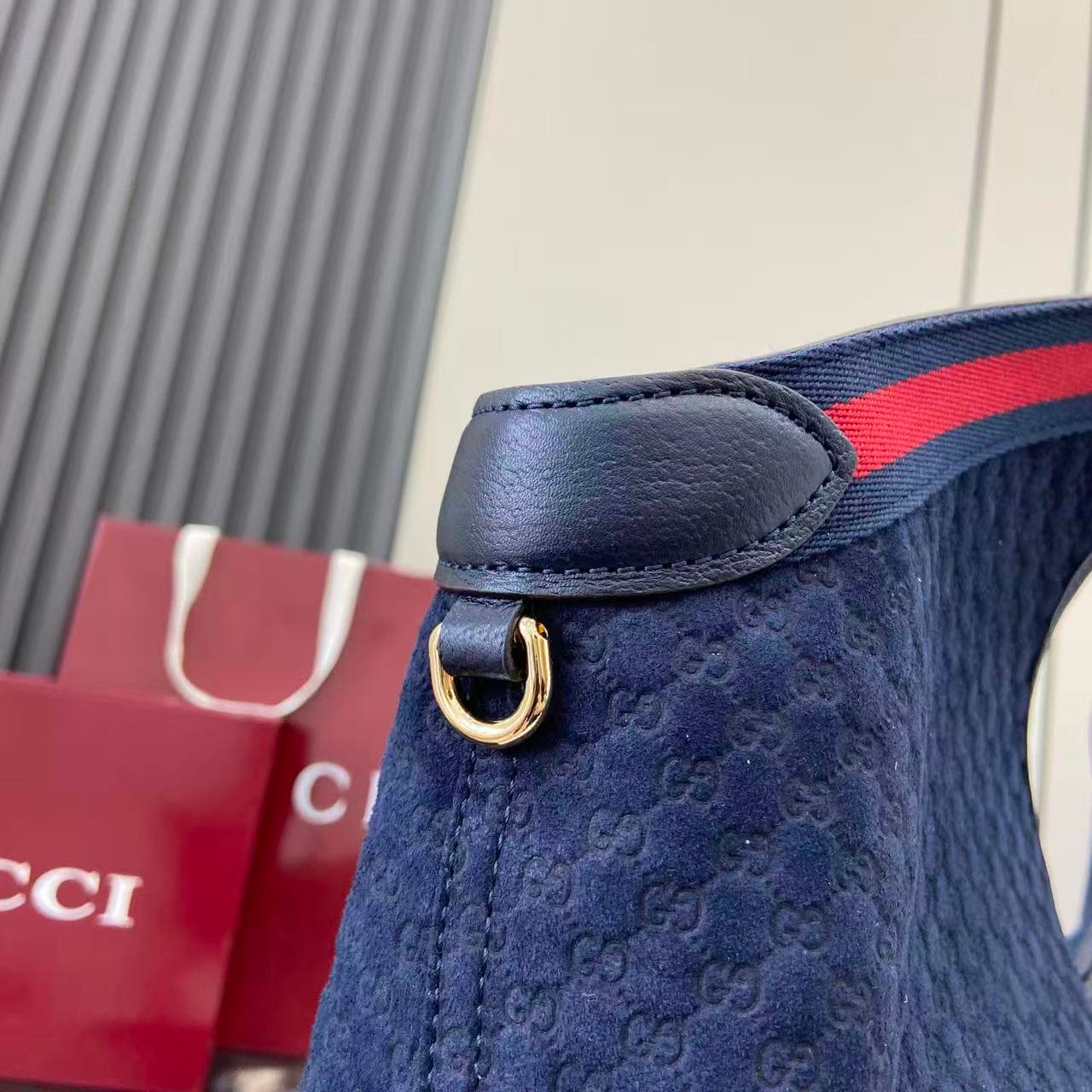 Gucci Blue Pouch 853971