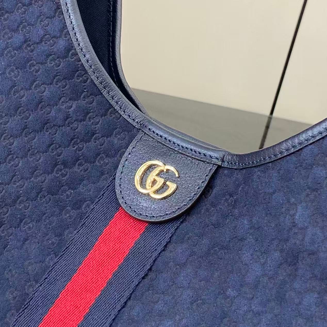 Gucci Blue Pouch 853971