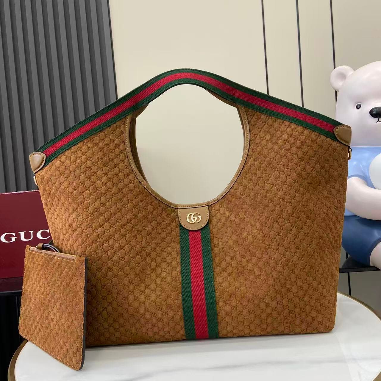 Gucci Brown Pouch 853971