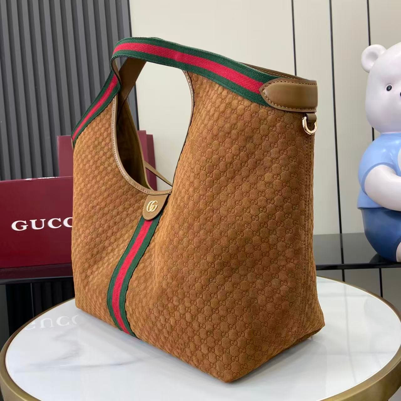 Gucci Brown Pouch 853971