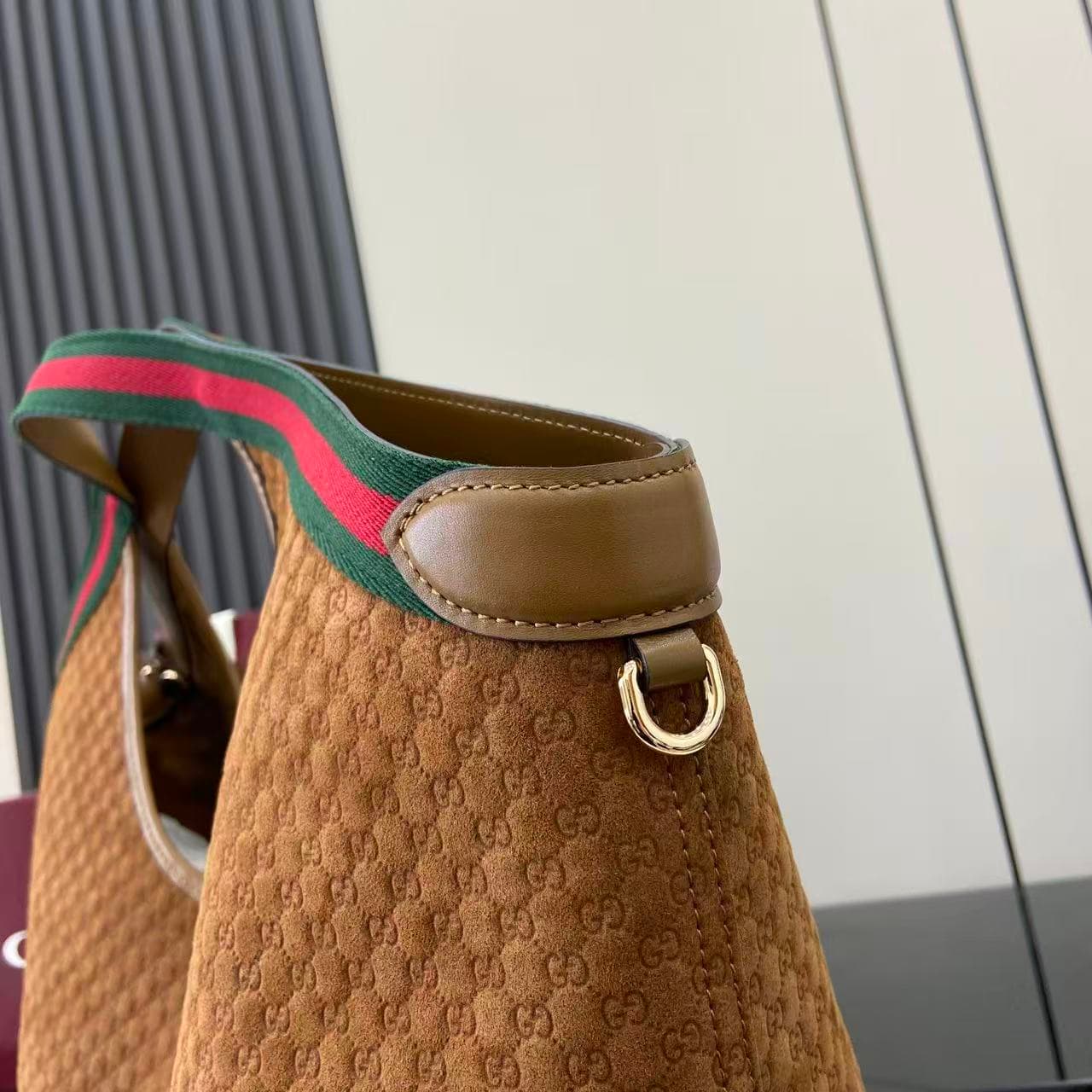 Gucci Brown Pouch 853971
