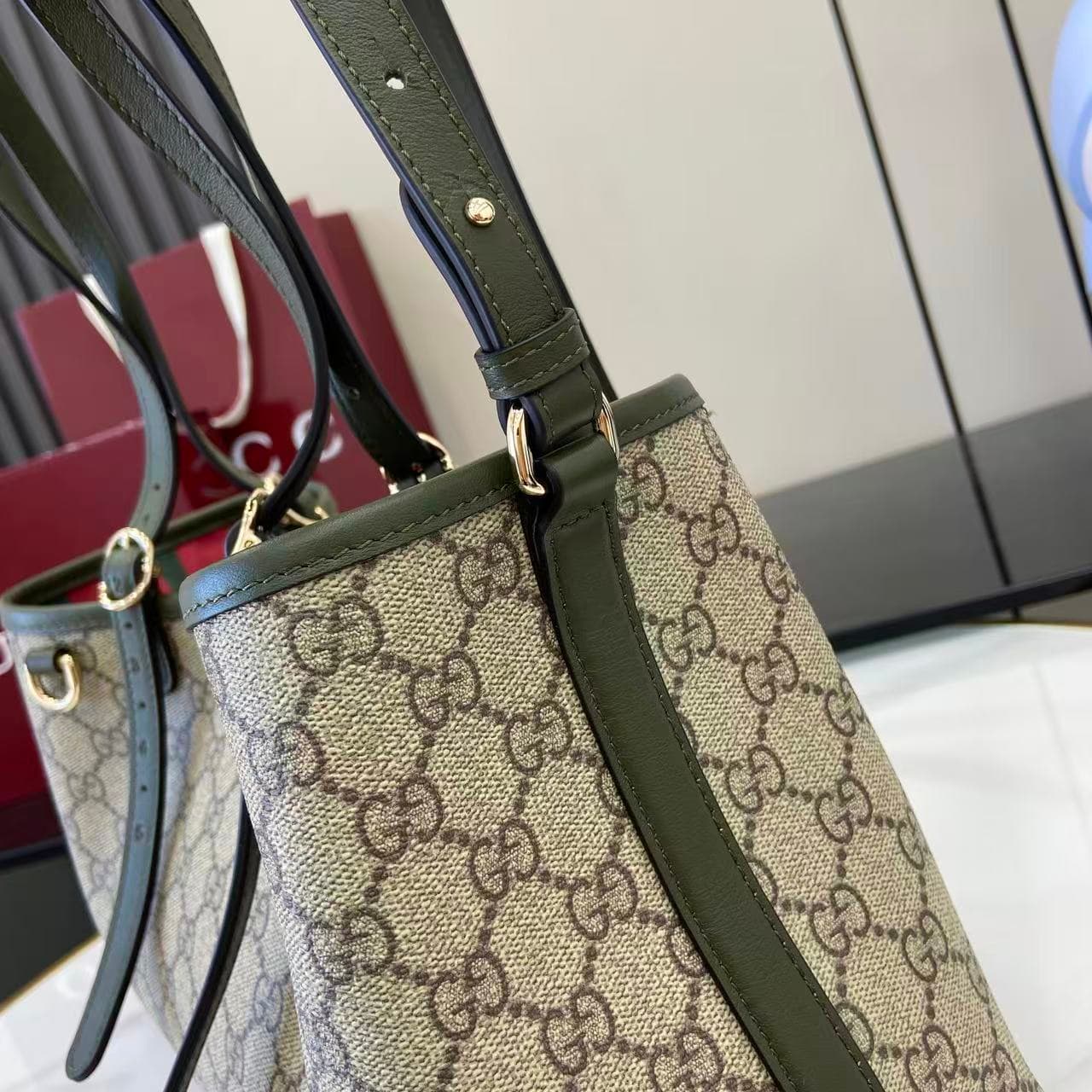 Gucci Small Tote Bag 815214