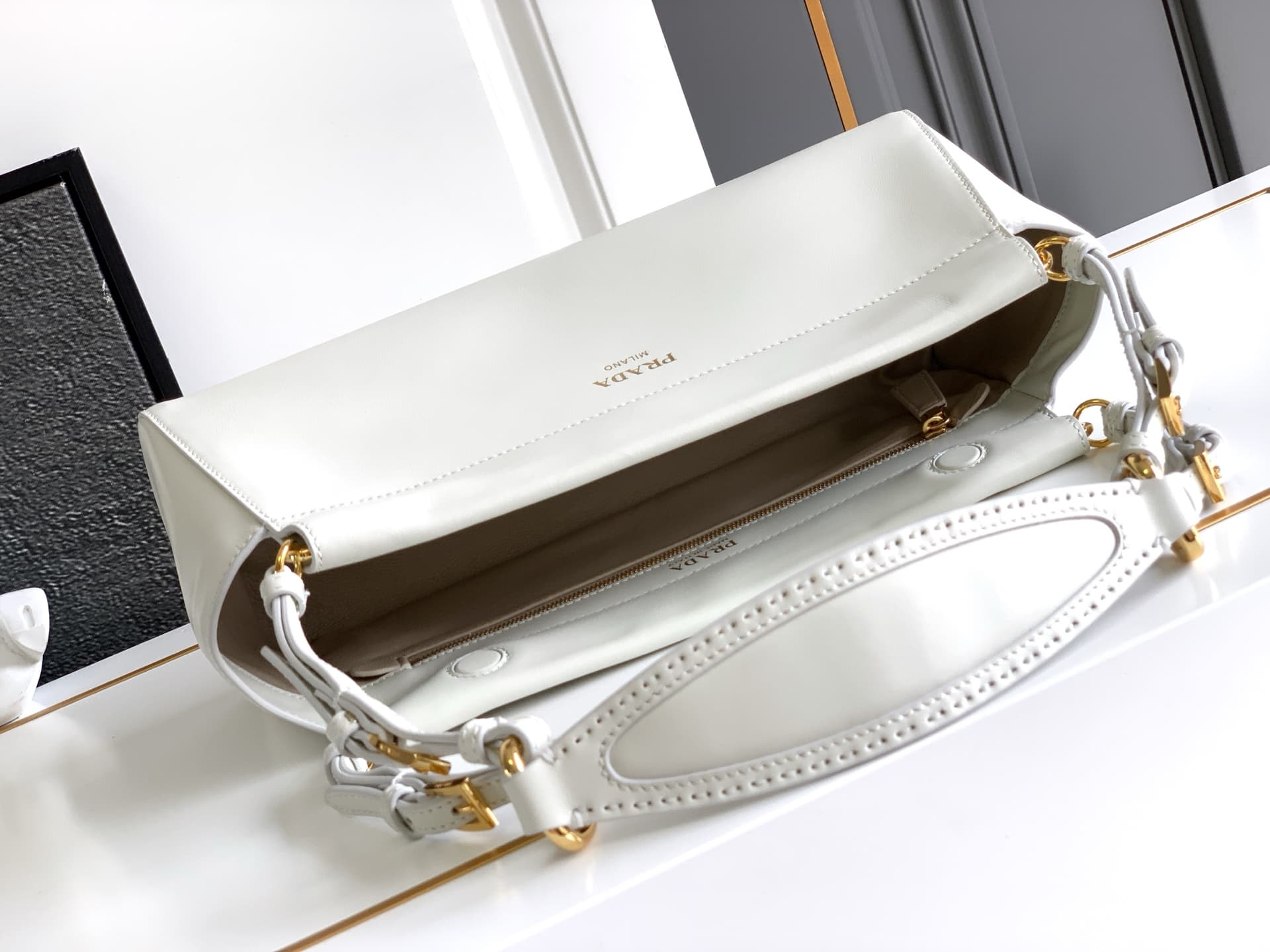 Prada Gold Product 1BC262