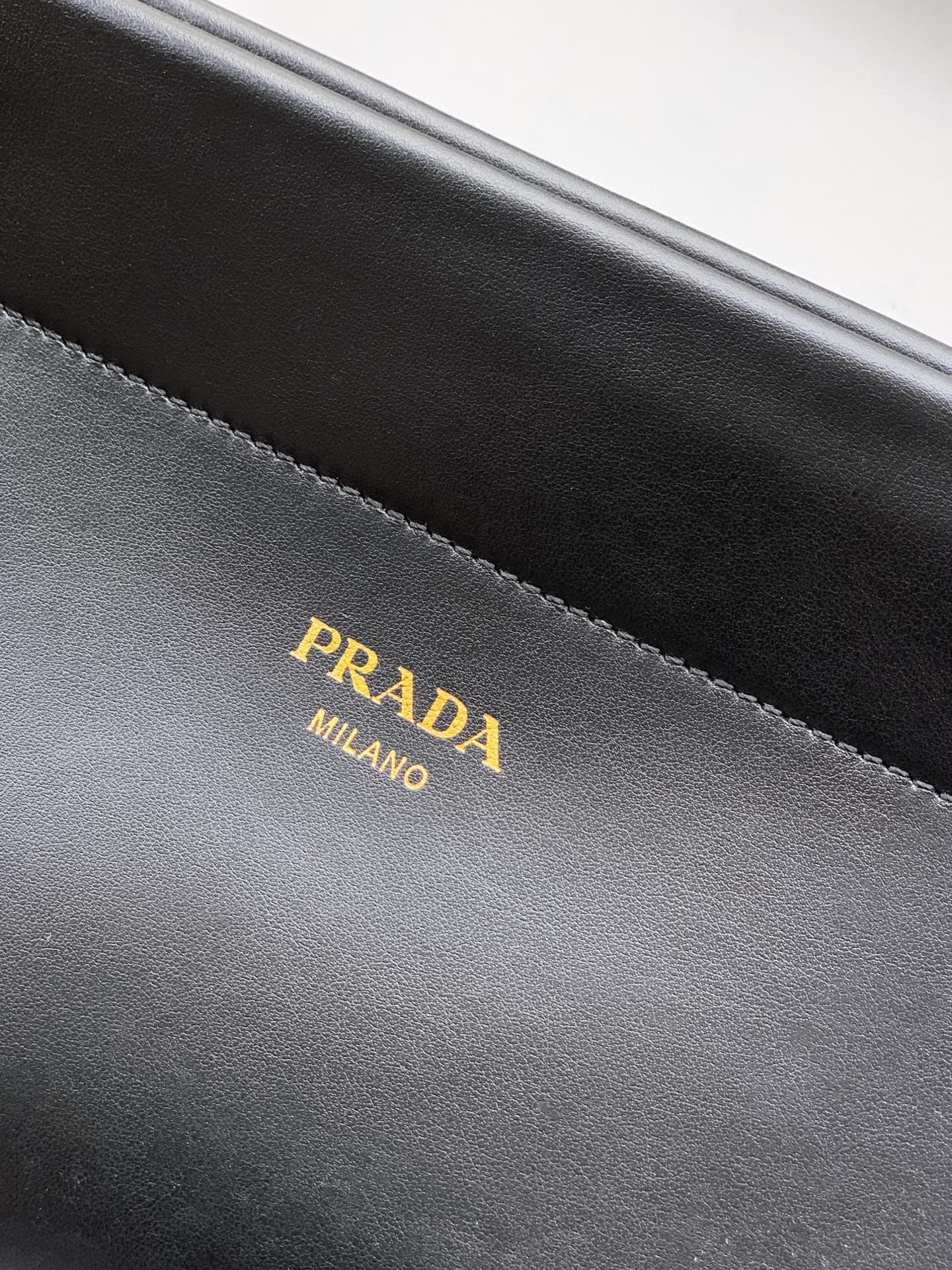 Prada Gold Product 1BC262