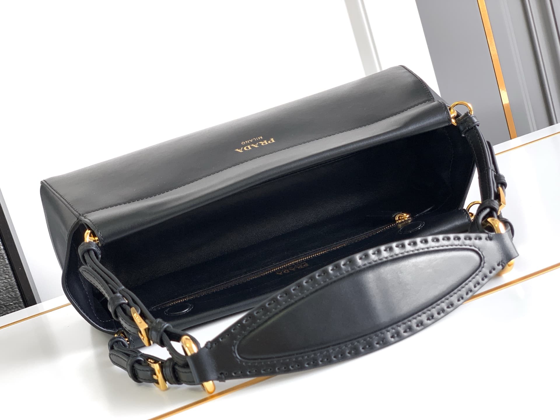 Prada Gold Product 1BC262