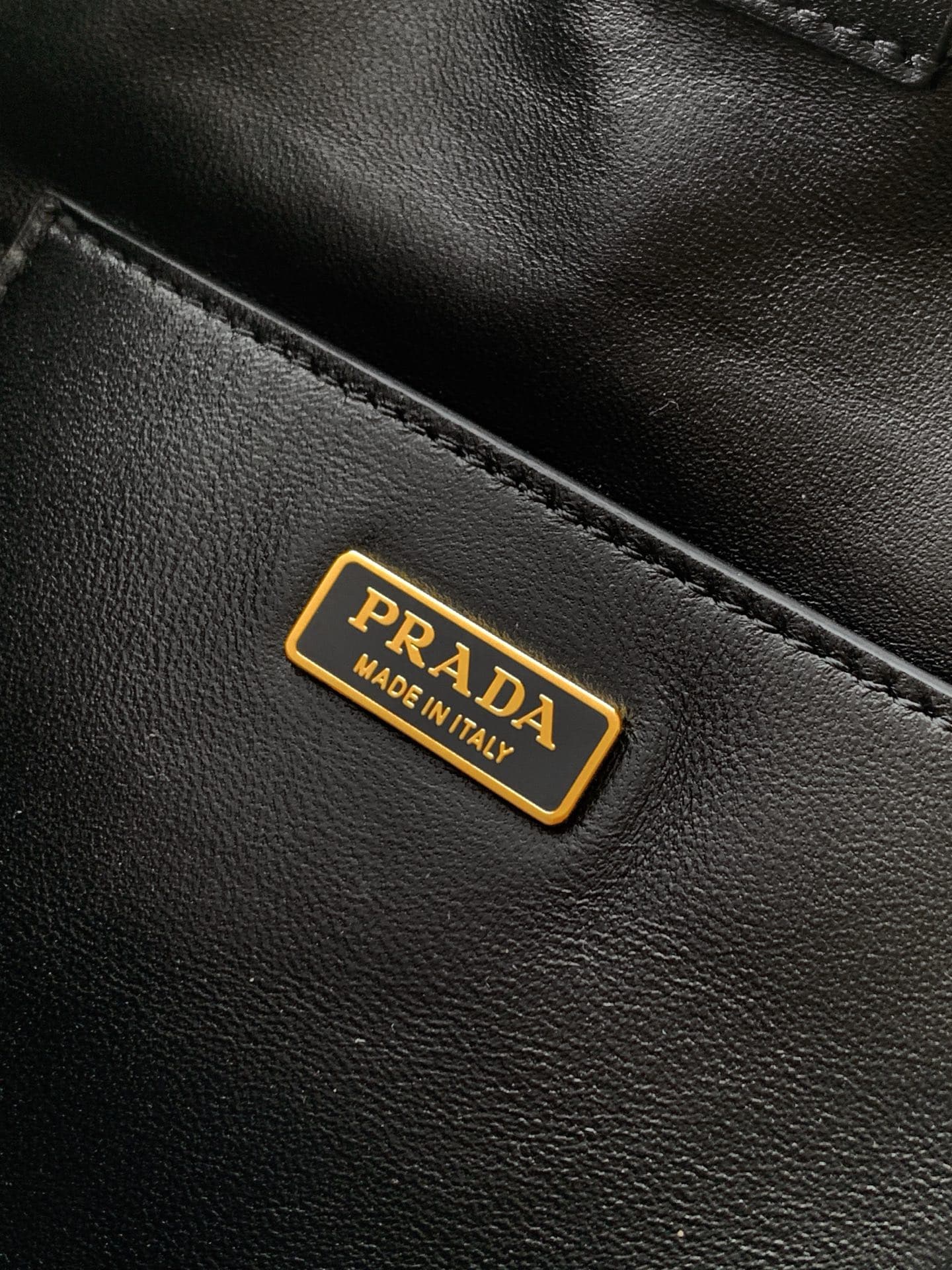 Prada Backpack 1BZ080