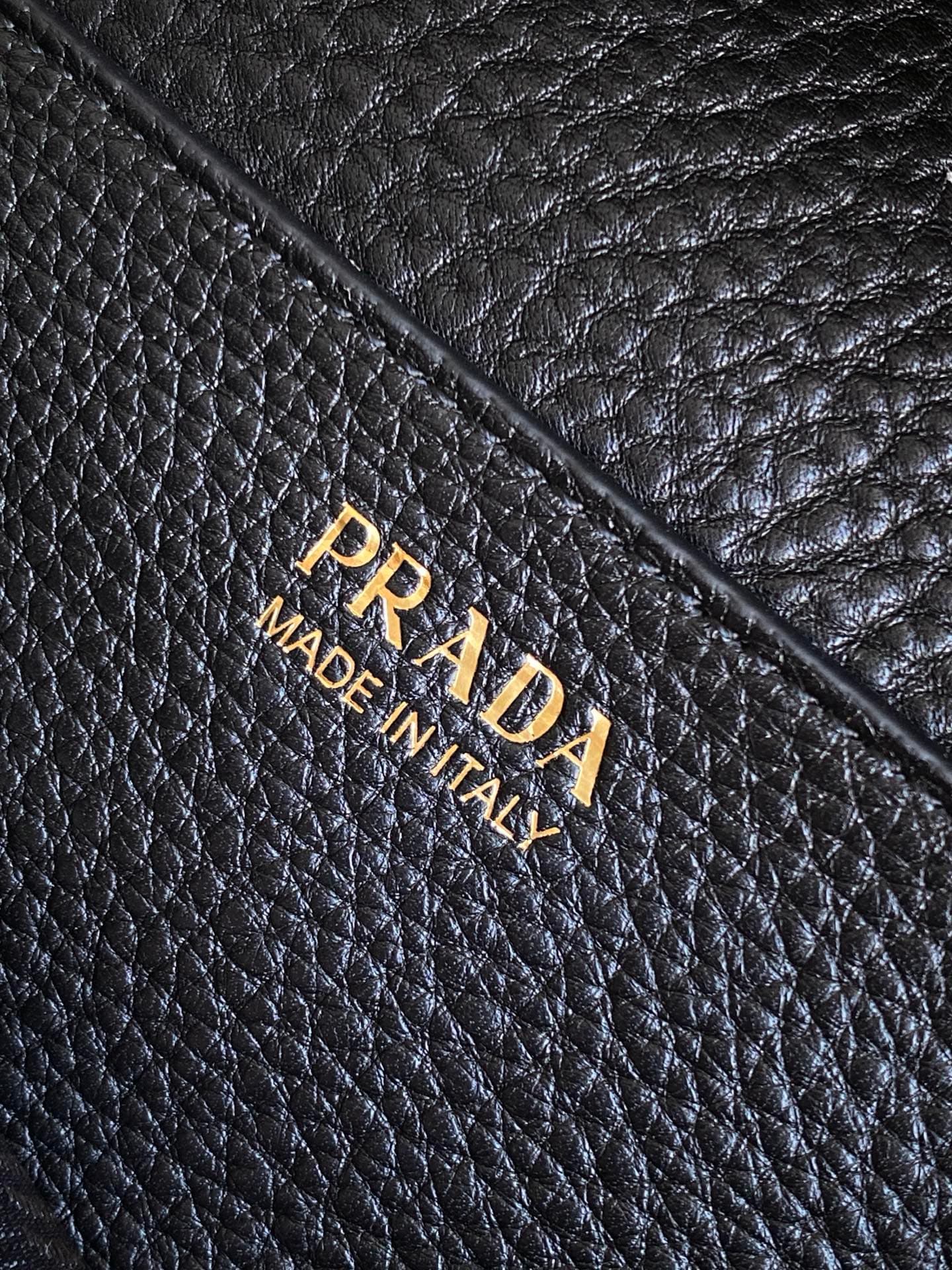 Prada Gold Bag 1BB149