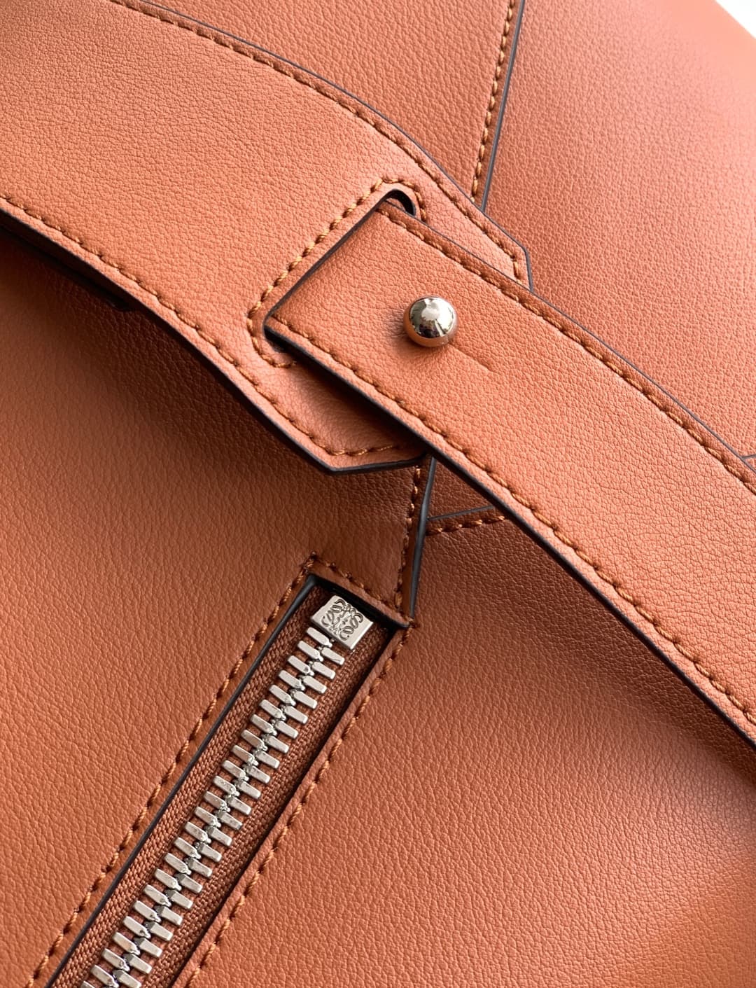 Loewe Brown Medium Product S242488