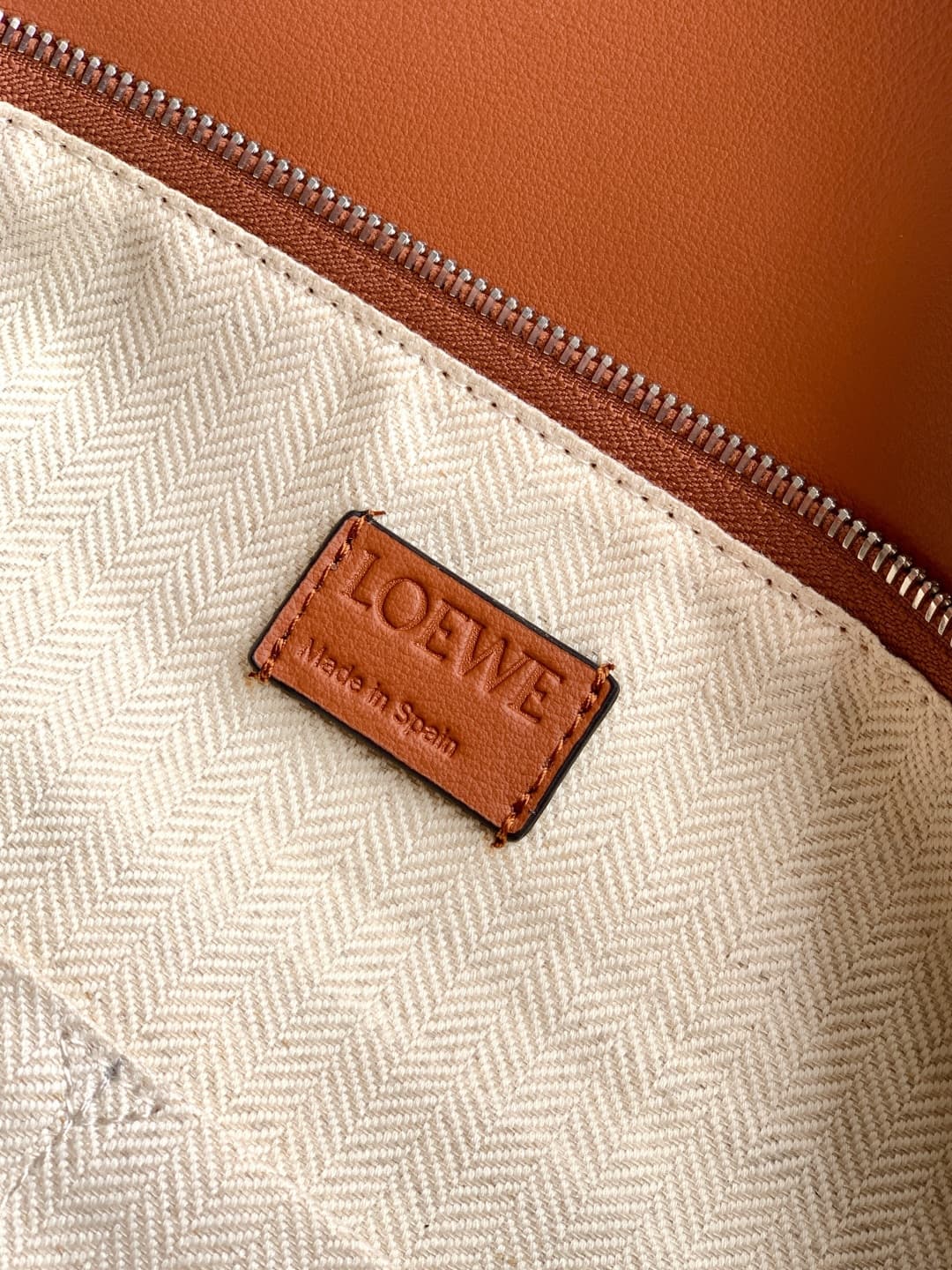 Loewe Brown Medium Product S242488