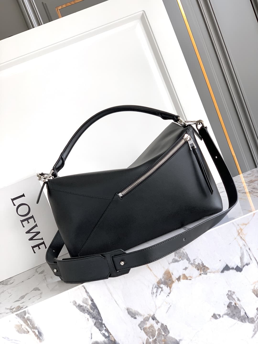 Loewe Black Medium Product S242488