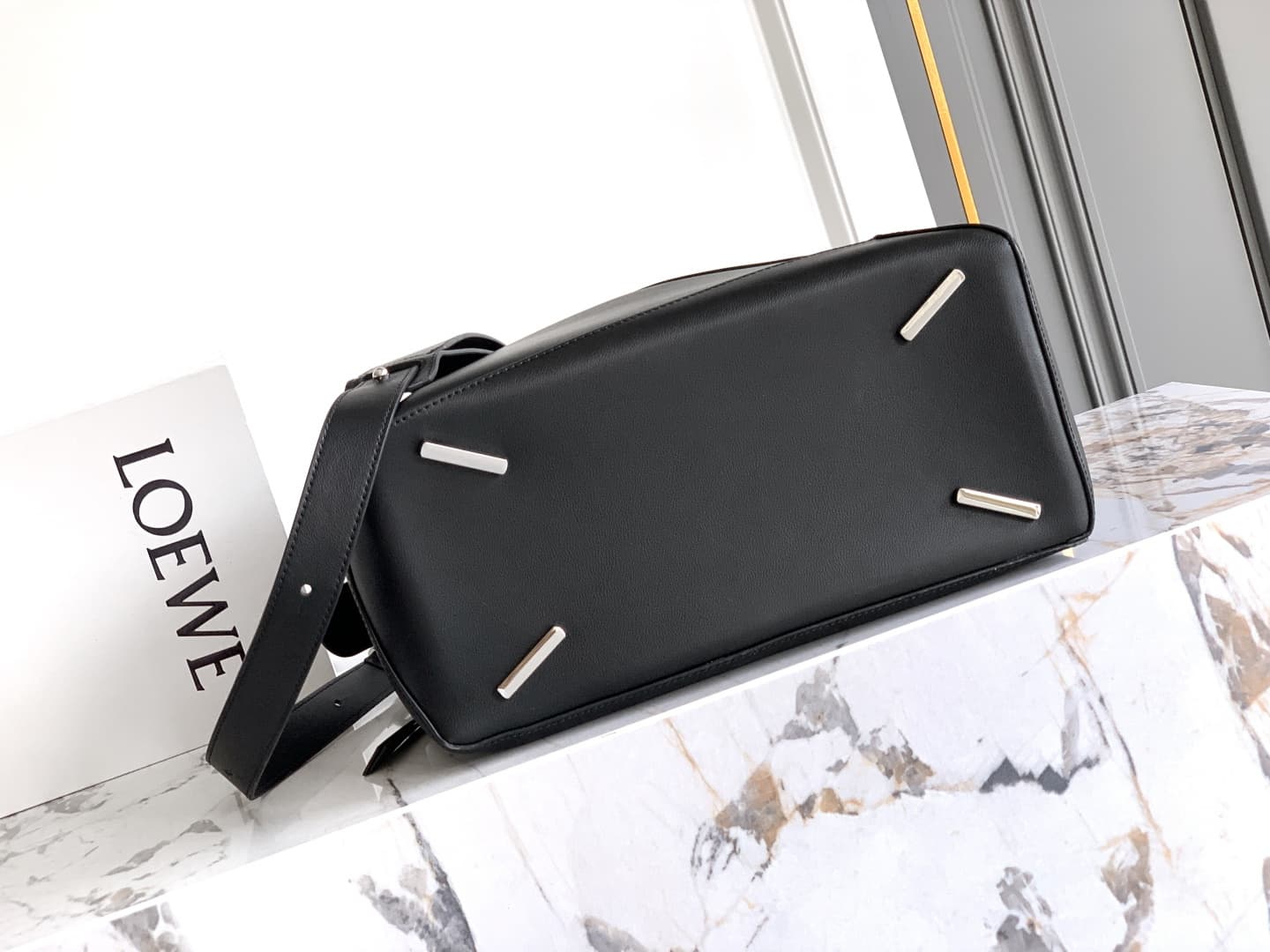 Loewe Black Medium Product S242488