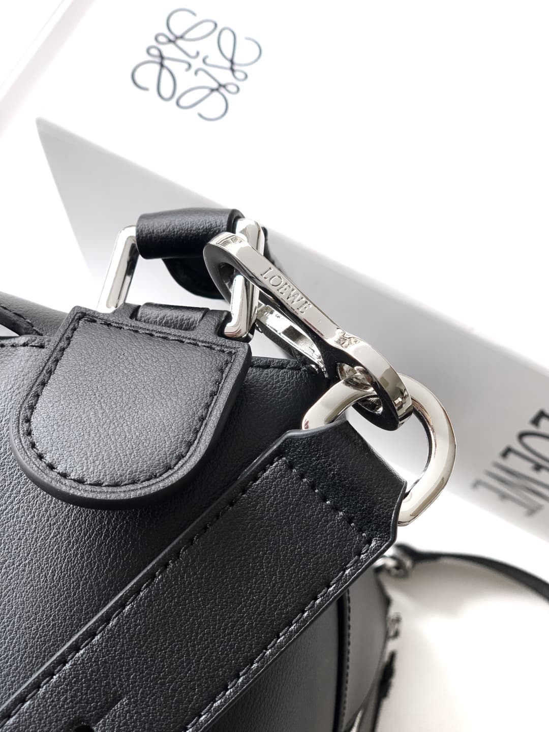 Loewe Black Medium Product S242488