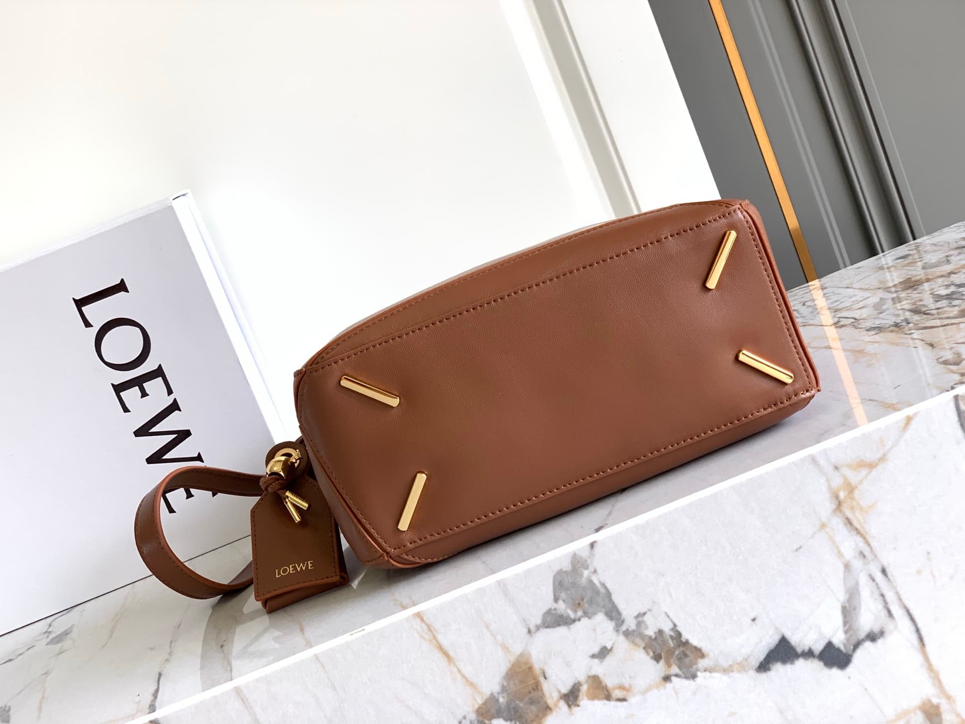 Loewe Cream Product S250505