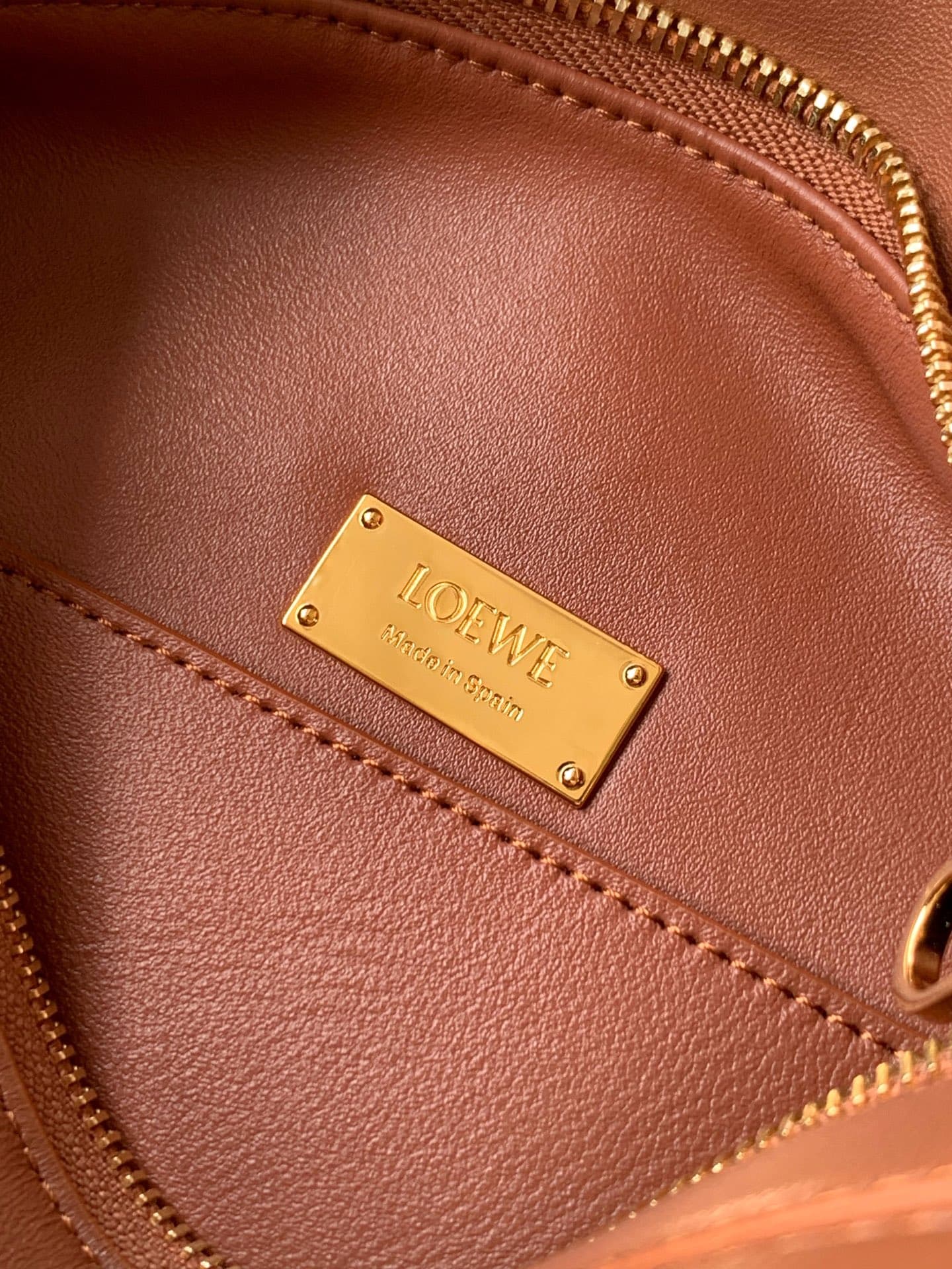 Loewe Cream Product S250505