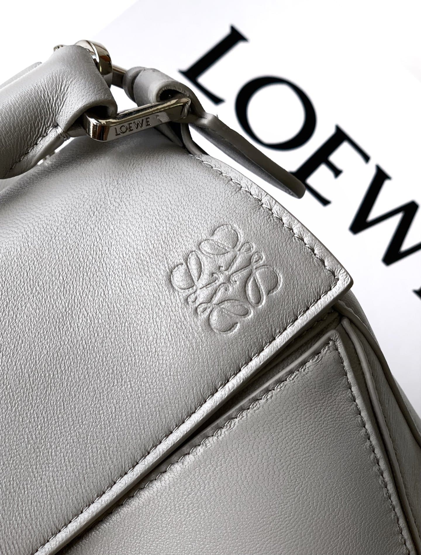 Loewe Grey Product S250505