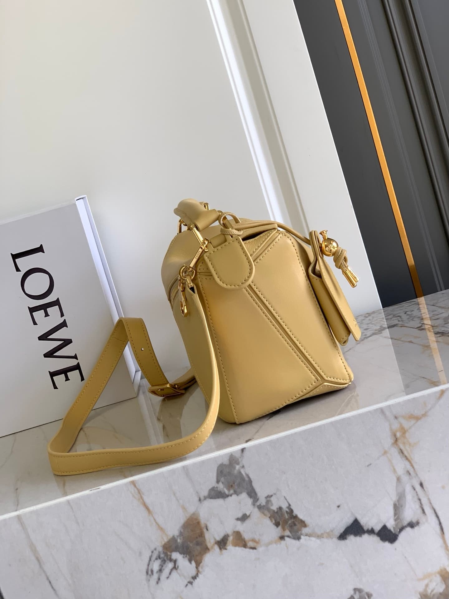 Loewe Yellow Product S250505