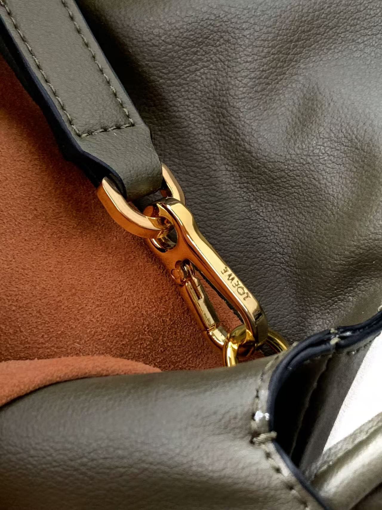 Loewe Green Crossbody Bag S062