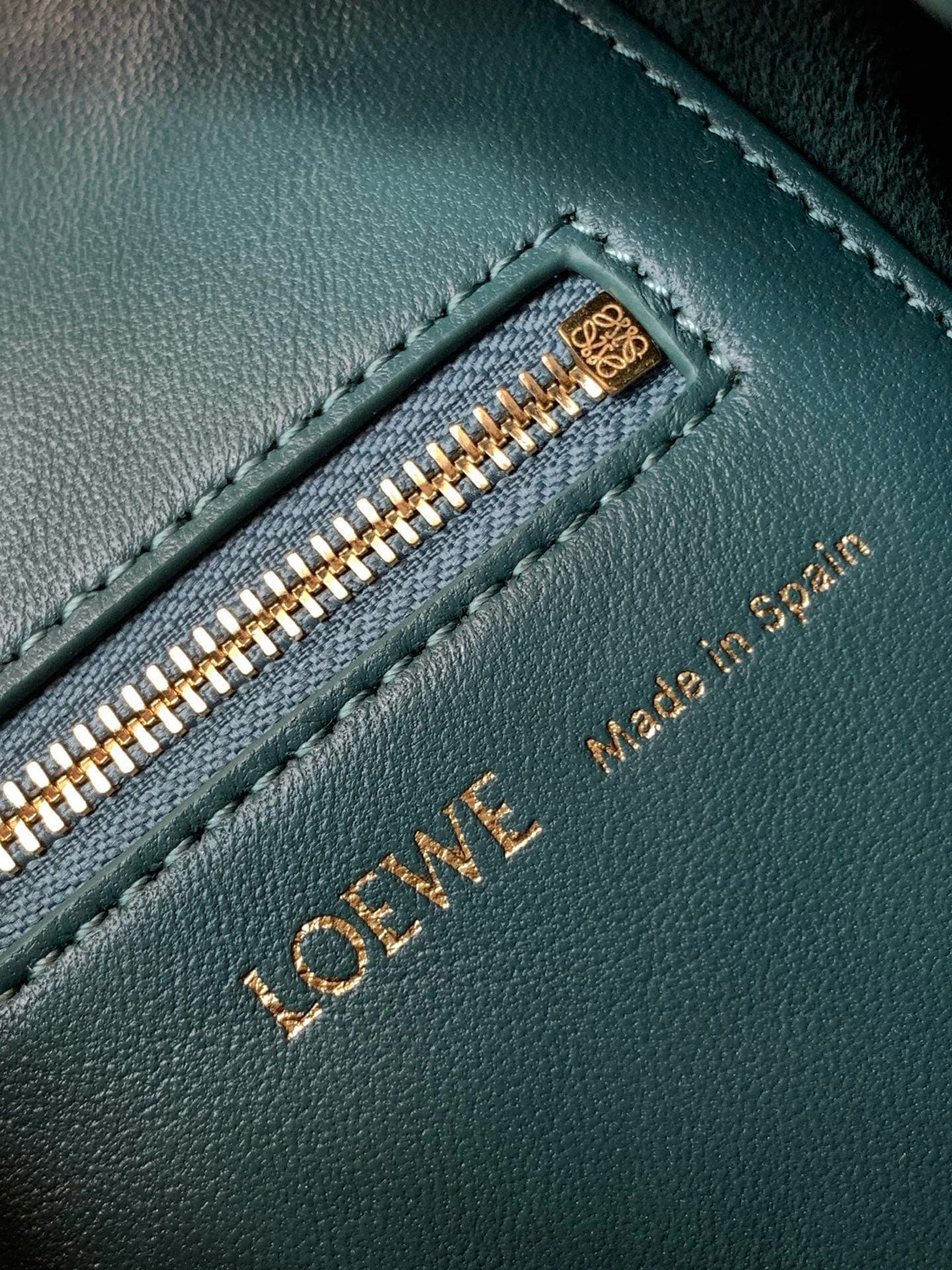 Loewe Small Crossbody Bag 9042