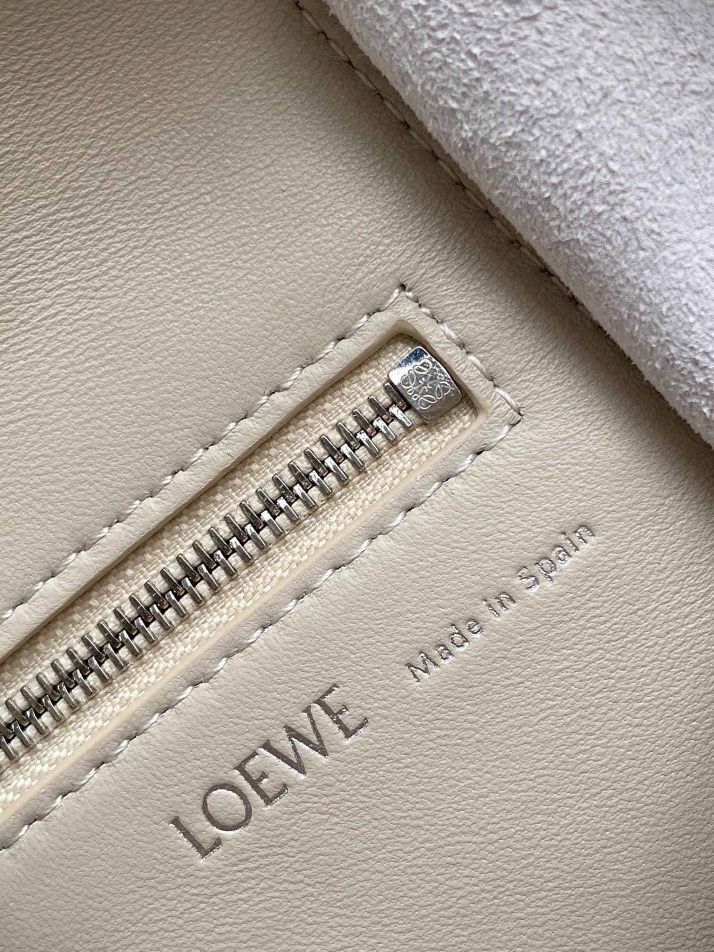 Loewe Small Crossbody Bag 9042