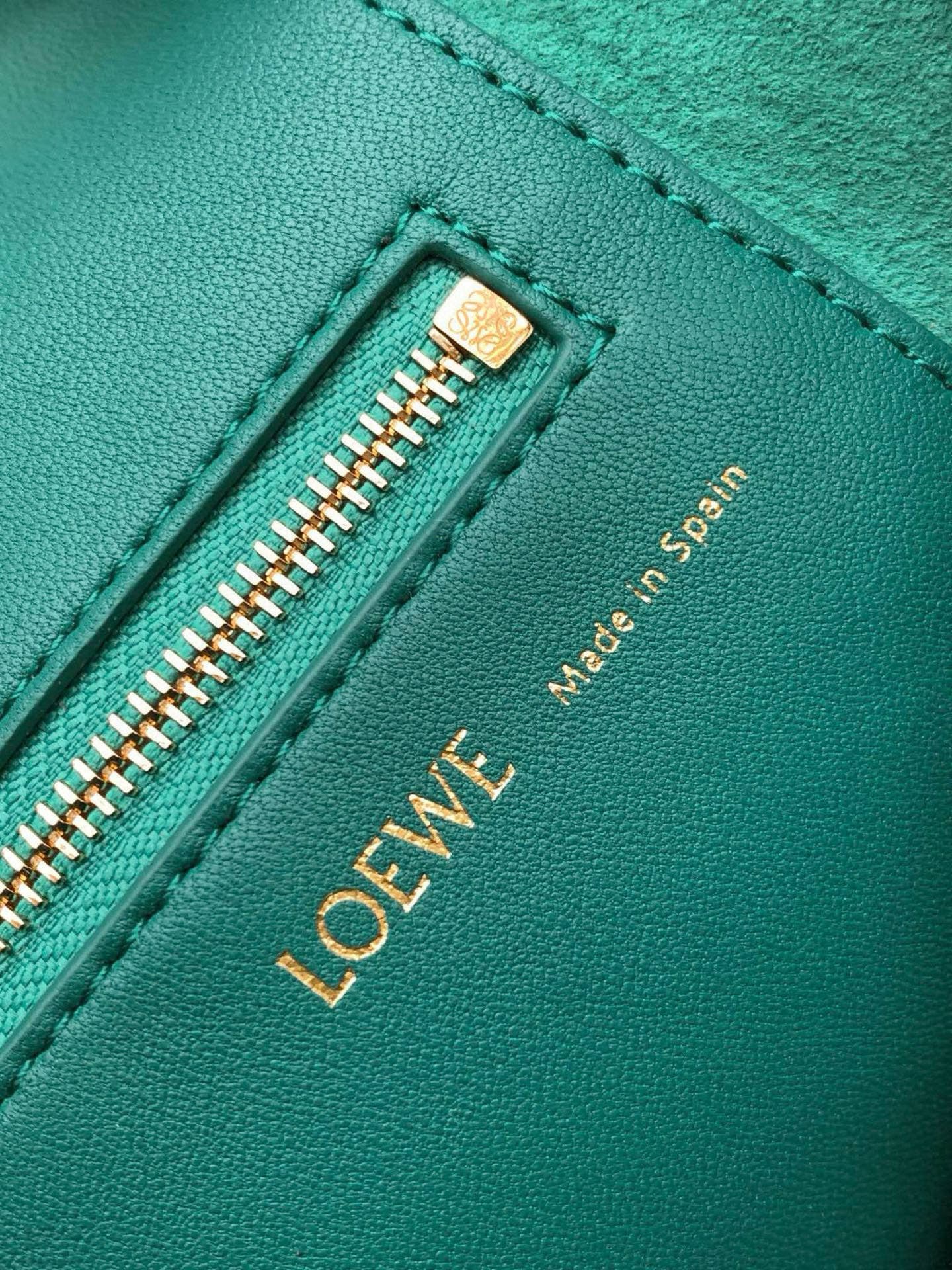 Loewe Small Crossbody Bag 9042