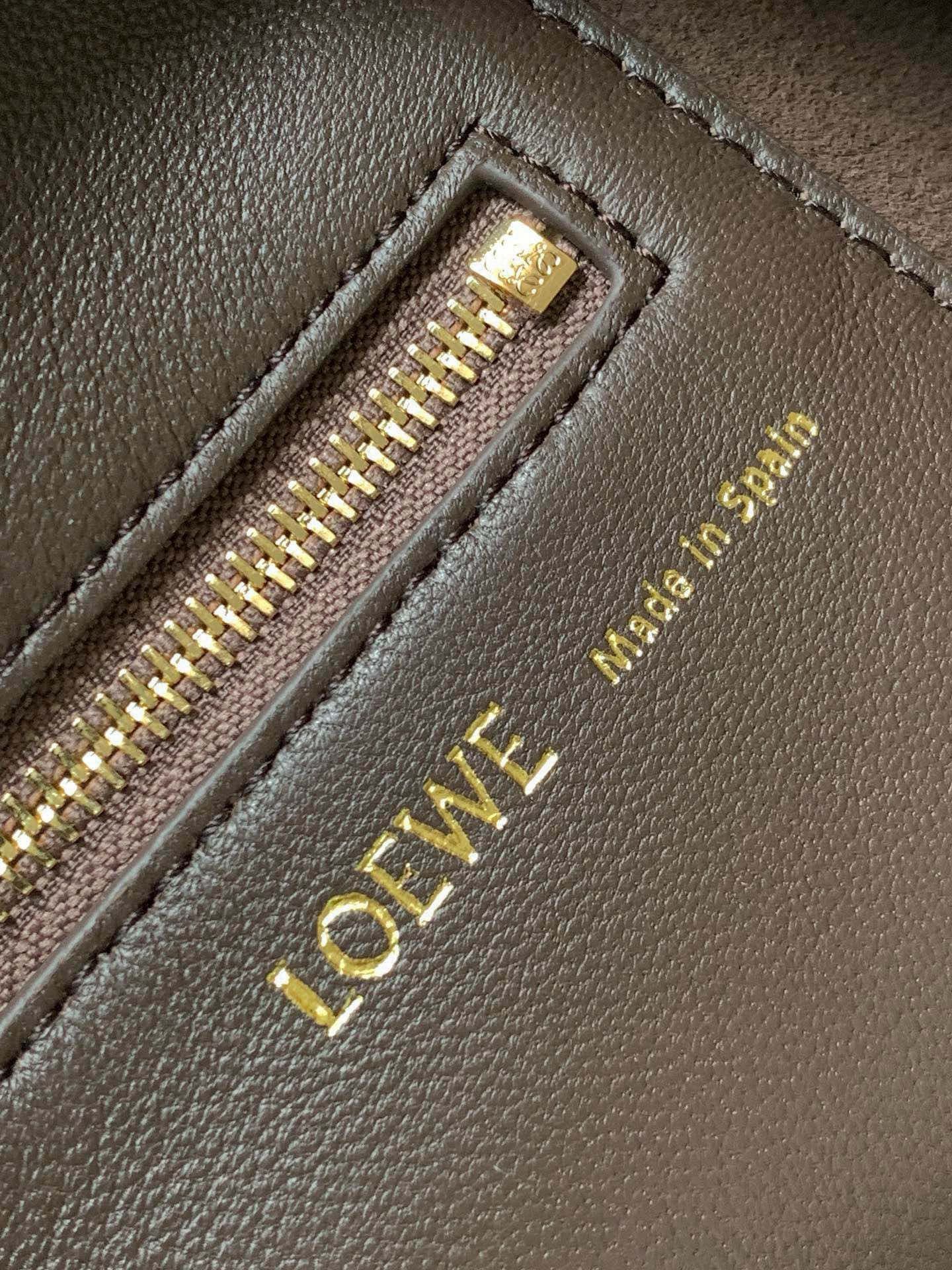 Loewe Small Crossbody Bag 9042