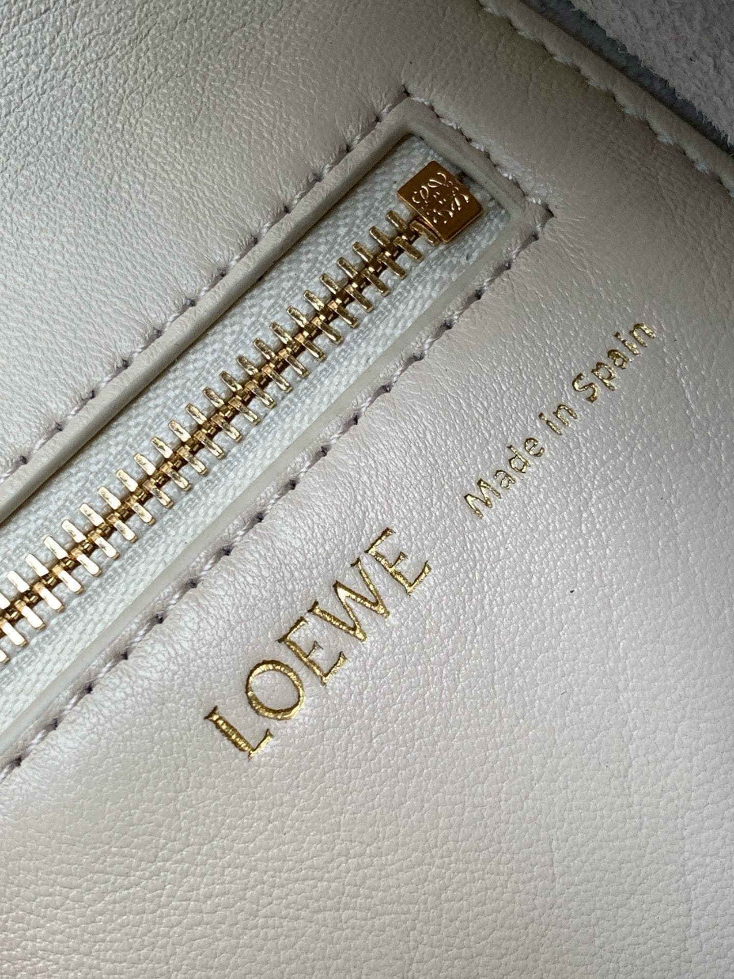 Loewe Small Crossbody Bag 9042