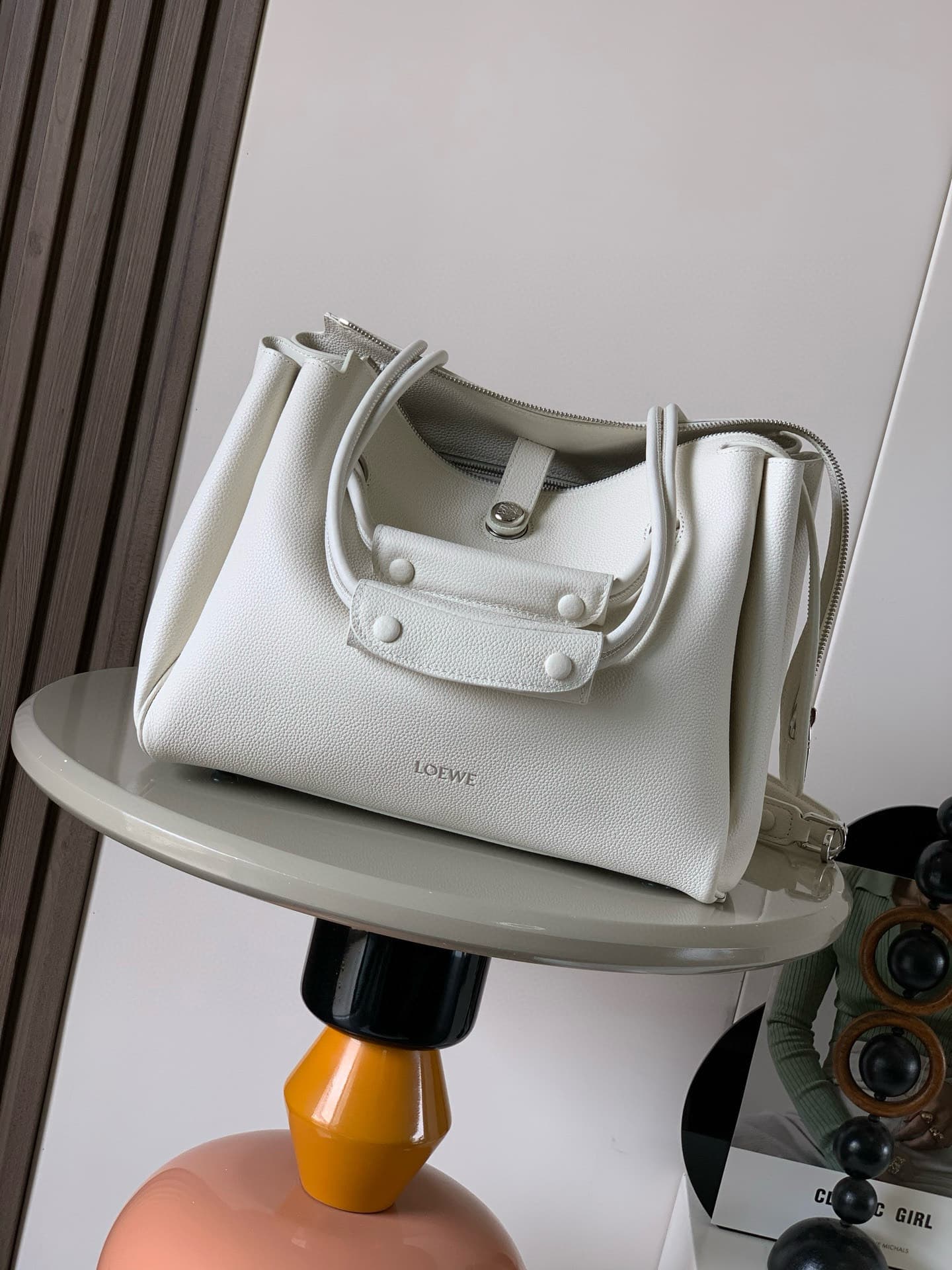 Loewe White Bag 9147