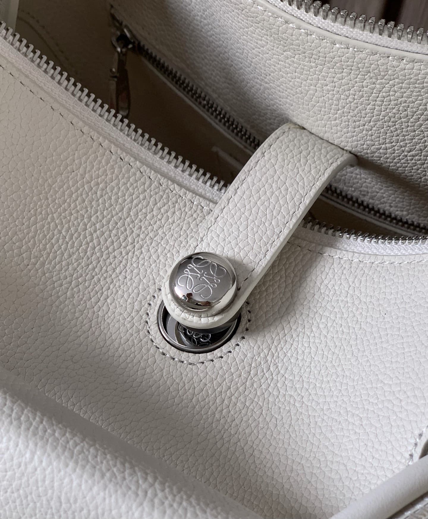 Loewe White Medium Crossbody Bag 9147