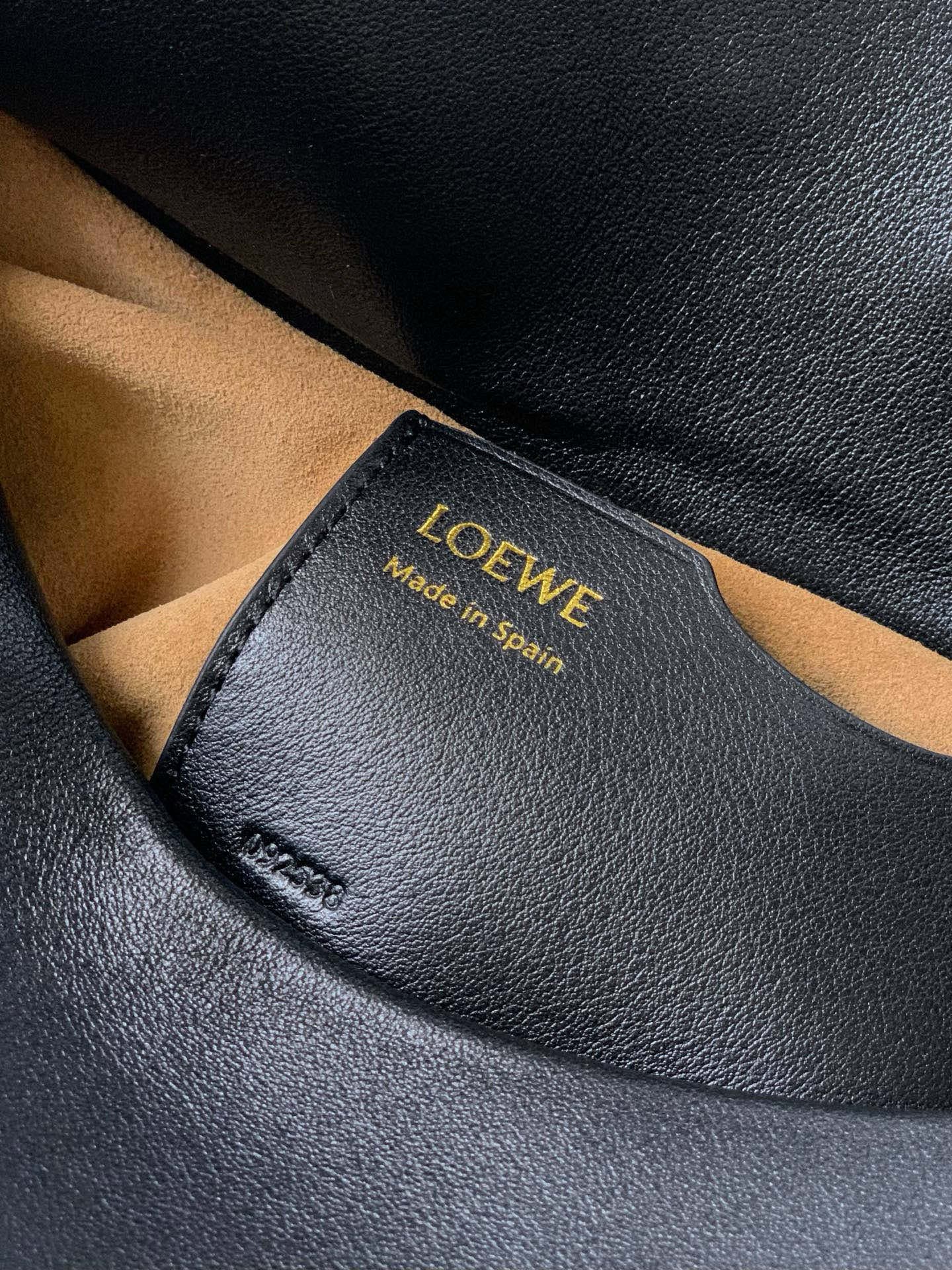 Loewe Black Medium Product 9150