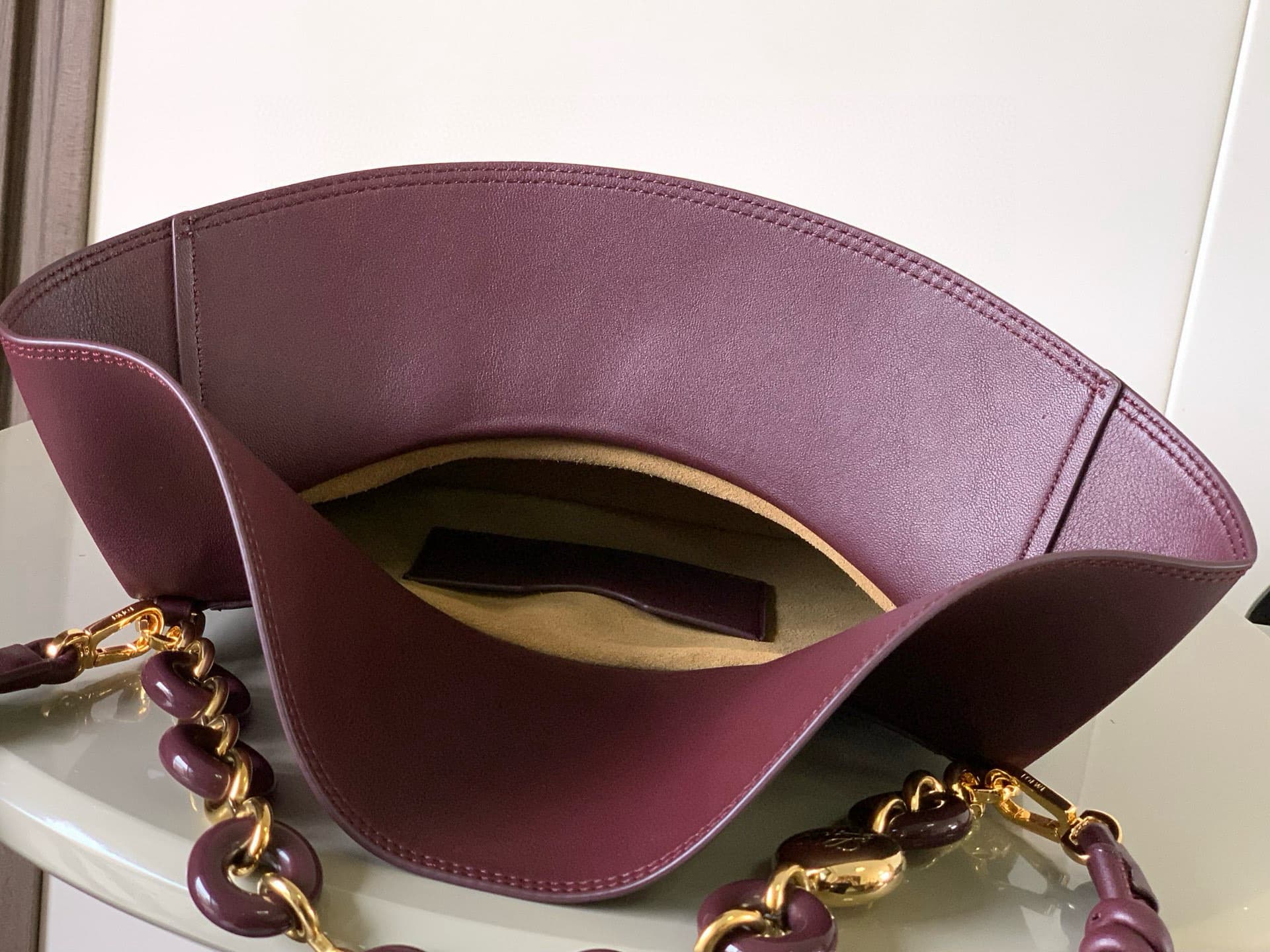 Loewe Red Medium Product 9150