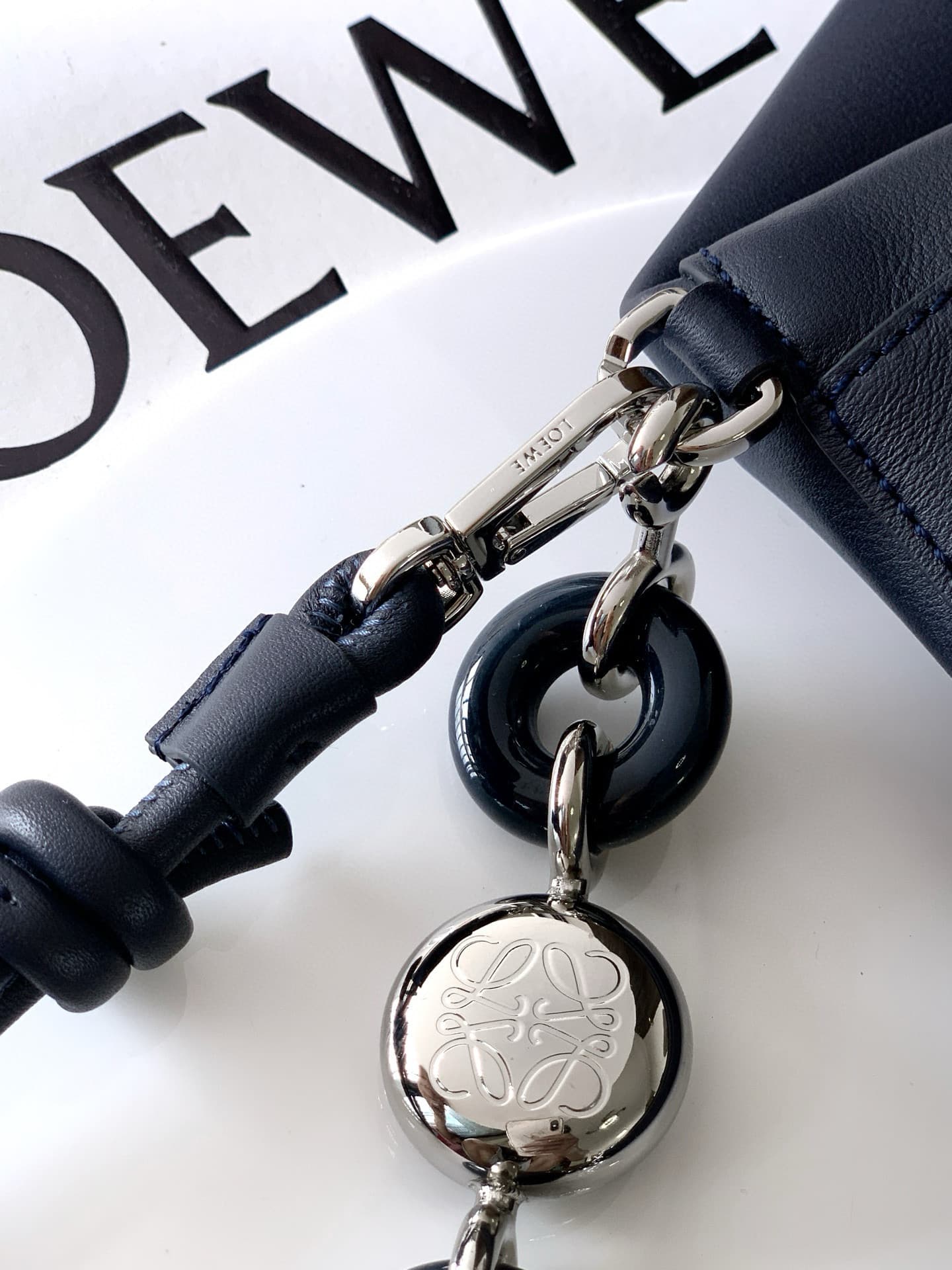 Loewe Gold Medium Product 9150