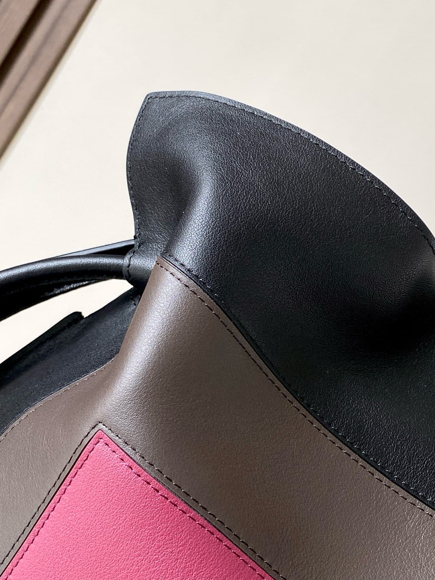 Loewe Black Medium Crossbody Bag 9102