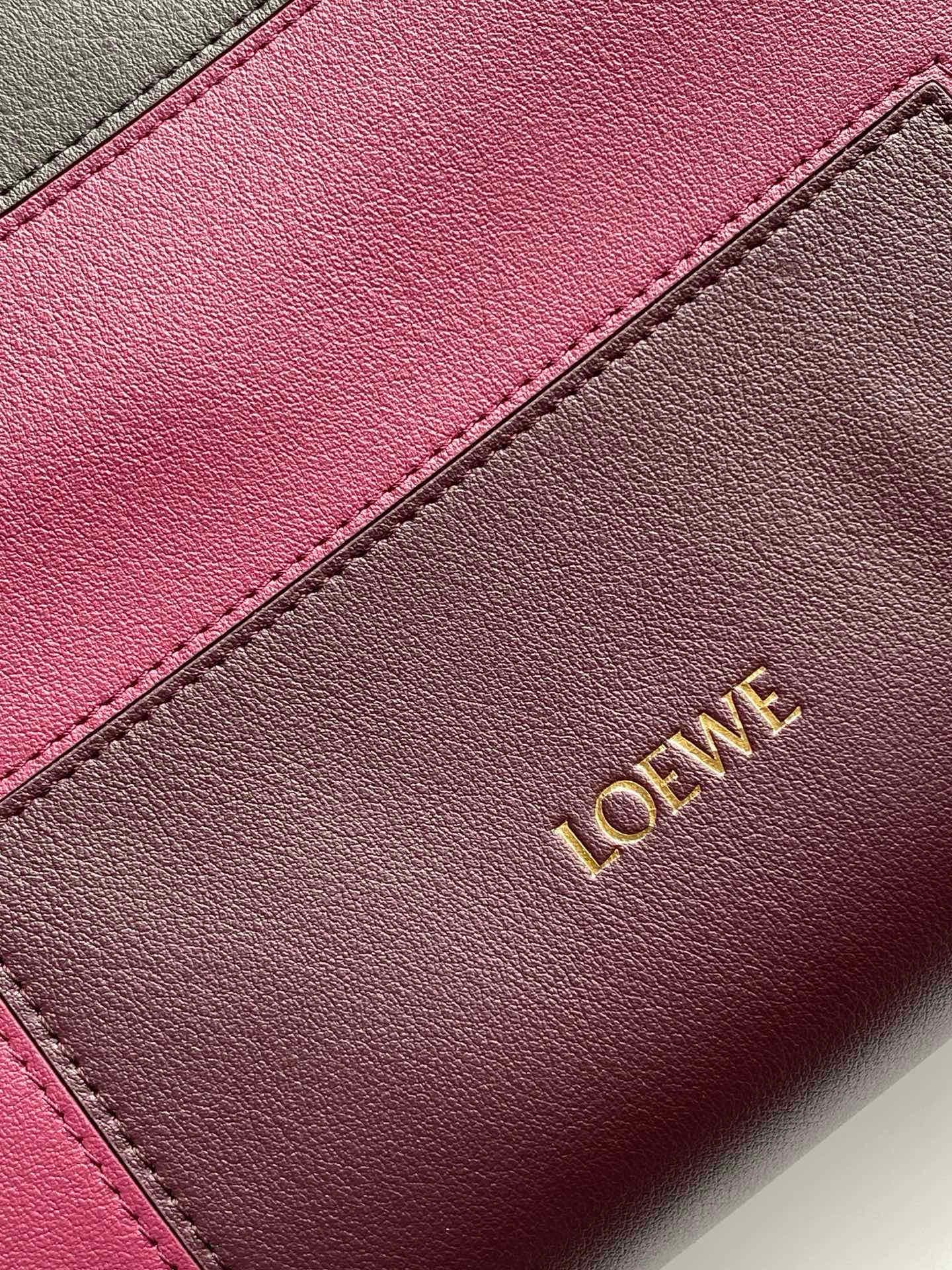 Loewe Black Medium Crossbody Bag 9102