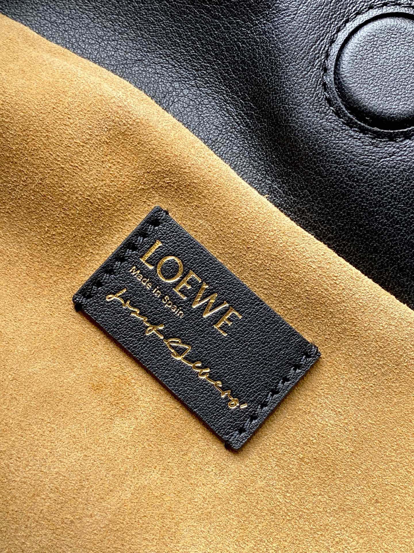 Loewe Black Medium Crossbody Bag 9102