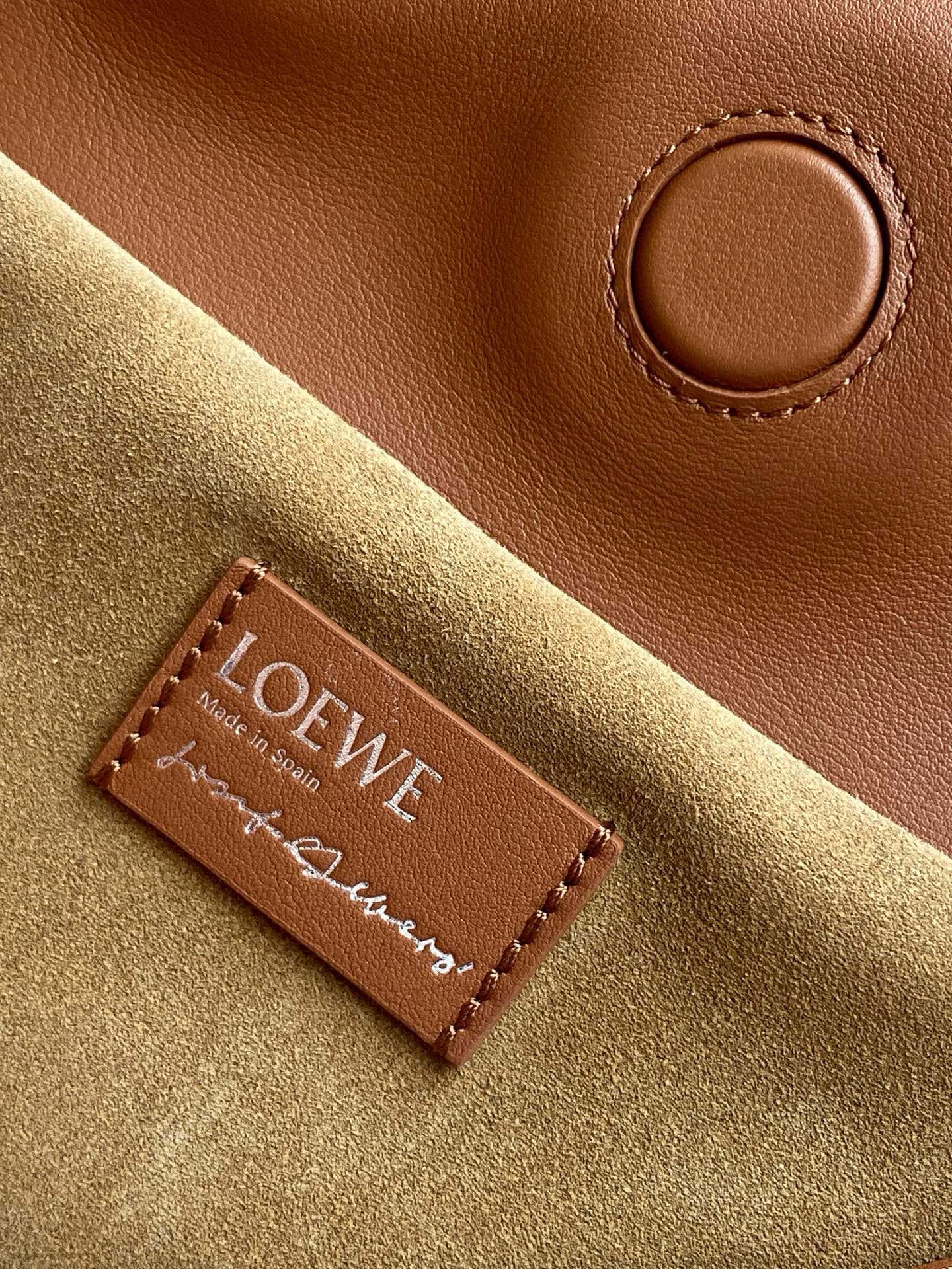 Loewe Green Medium Crossbody Bag 9102