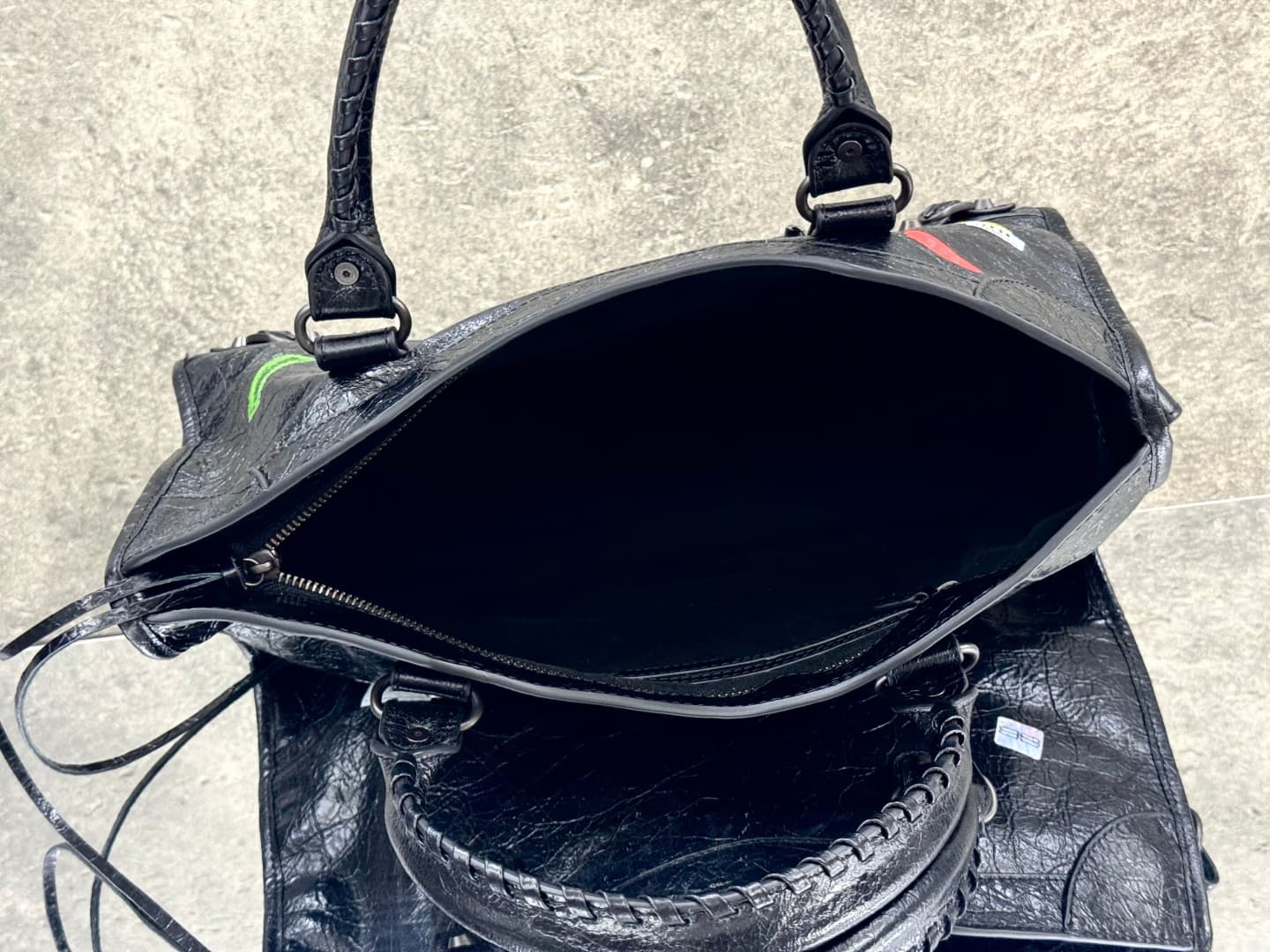 Balenciaga Black Medium Shoulder Bag 0622