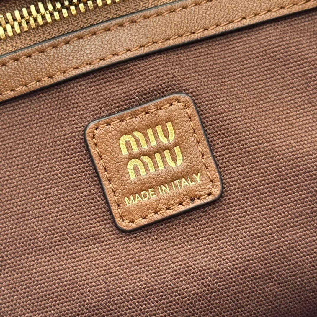 miumiu 谬谬 Tote Bag 5ba304